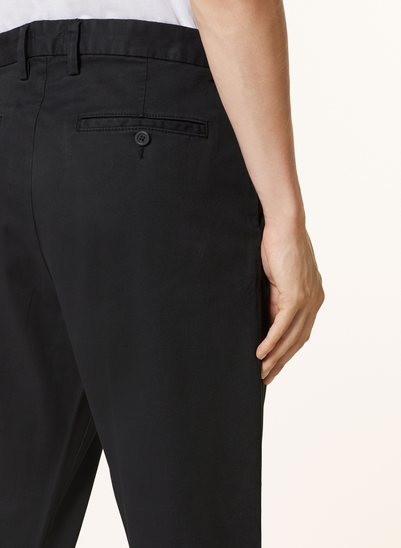 PAUL Chino taps toelopende pasvorm: ZWART