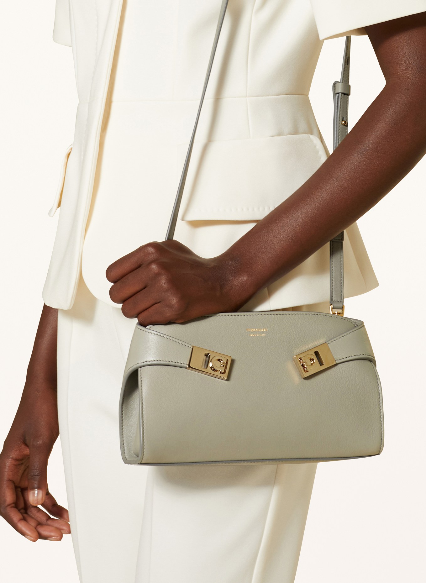 FERRAGAMO Crossbody bag HUG, Color: GRAY (Image 4)