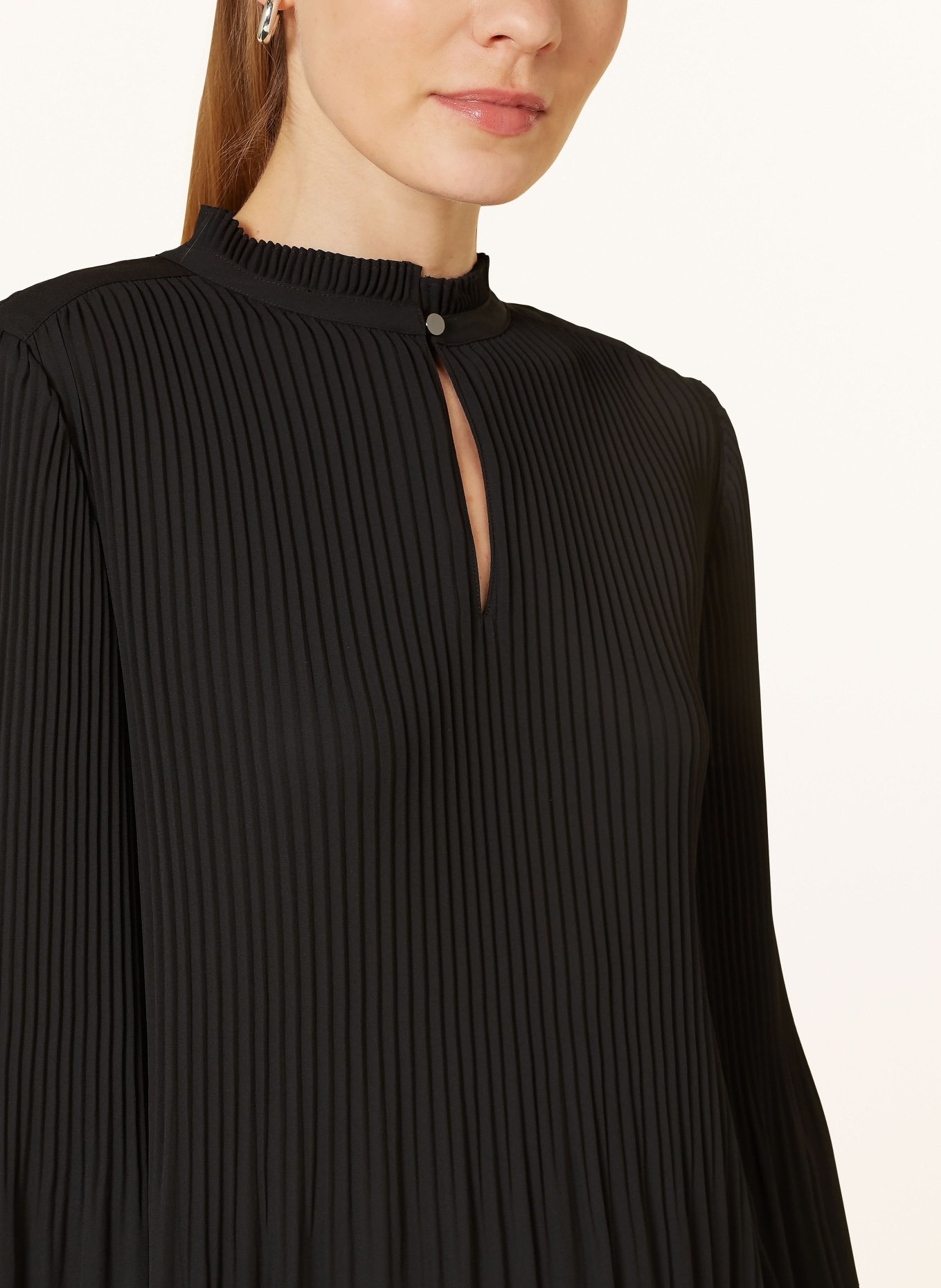 s.Oliver BLACK LABEL Blusenshirt aus Plissee: SCHWARZ