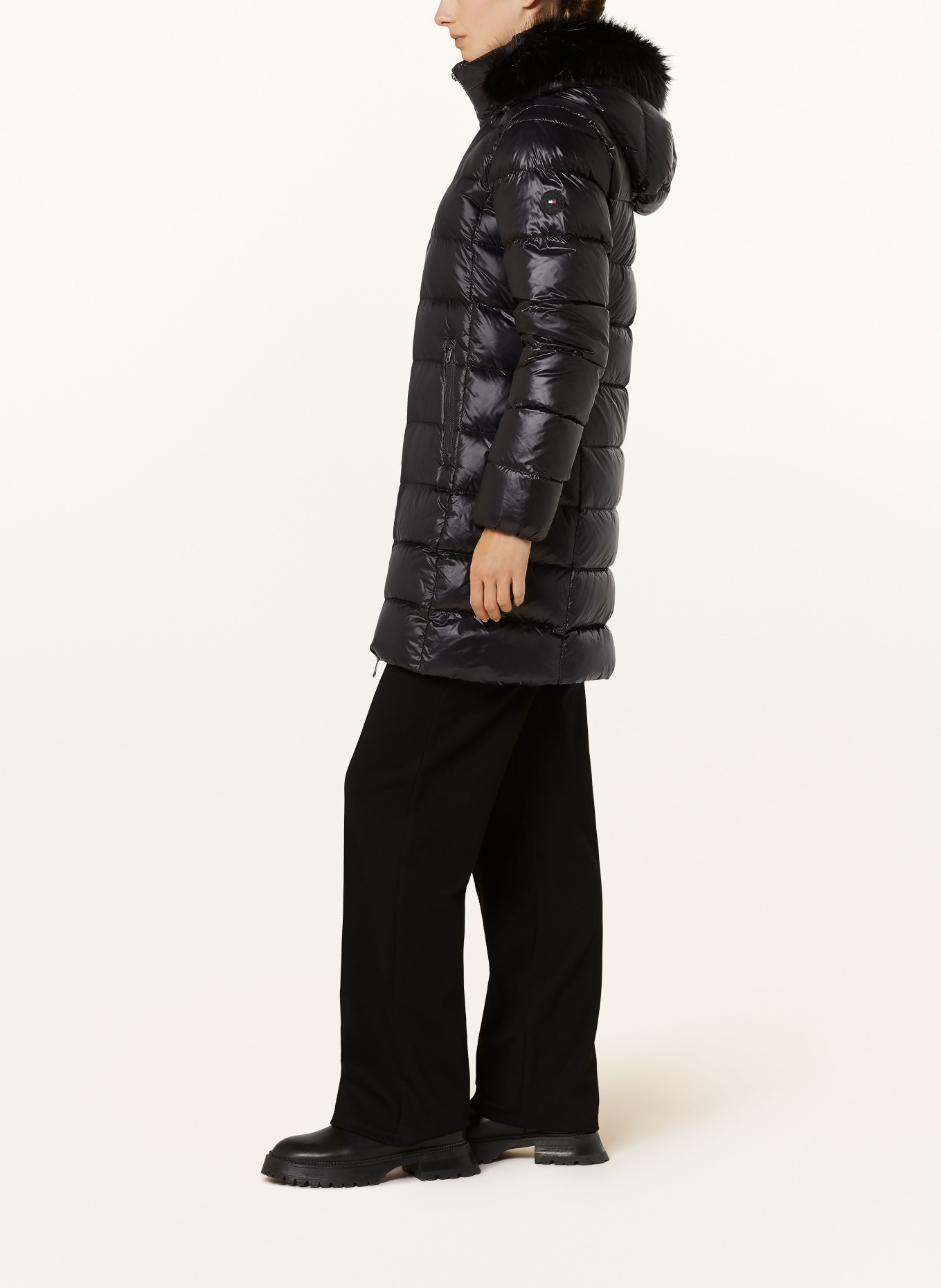 TOMMY HILFIGER Daunenmantel GLOSS DOWN TYRA mit Kunstpelz: SCHWARZ