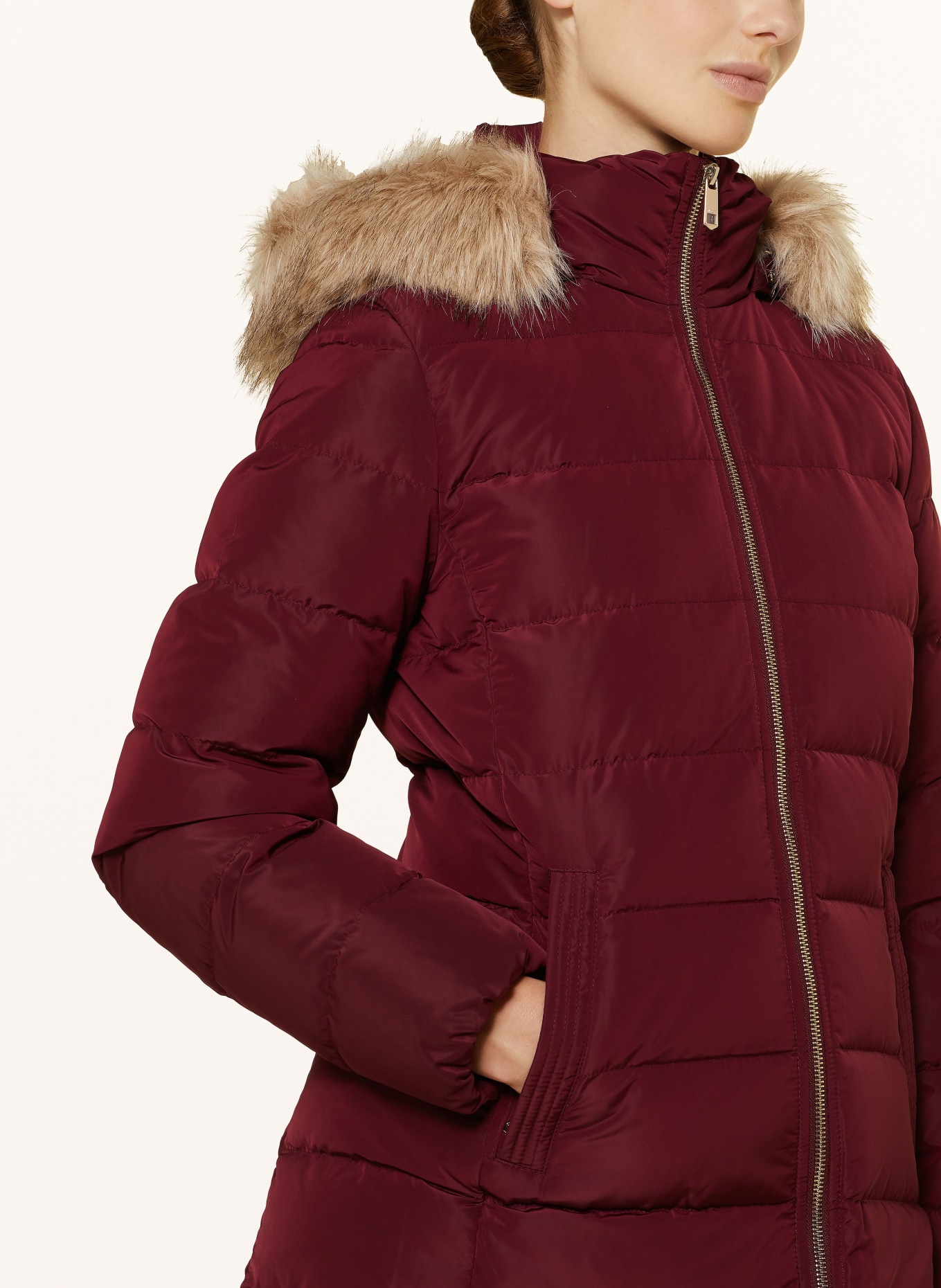 TOMMY HILFIGER Daunenmantel HERITAGE DOWN TYRA mit abnehmbarem Kunstpelz: DUNKELROT