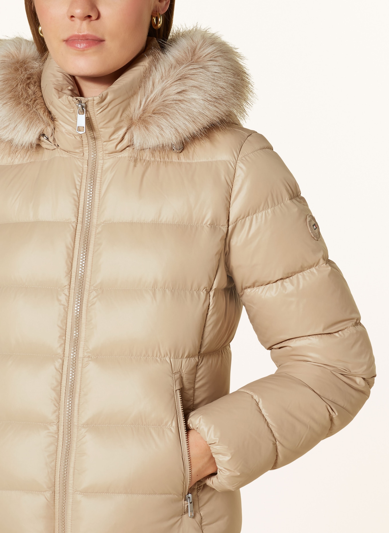 TOMMY HILFIGER Daunenjacke GLOSS DOWN TYRA mit Kunstpelz: BEIGE