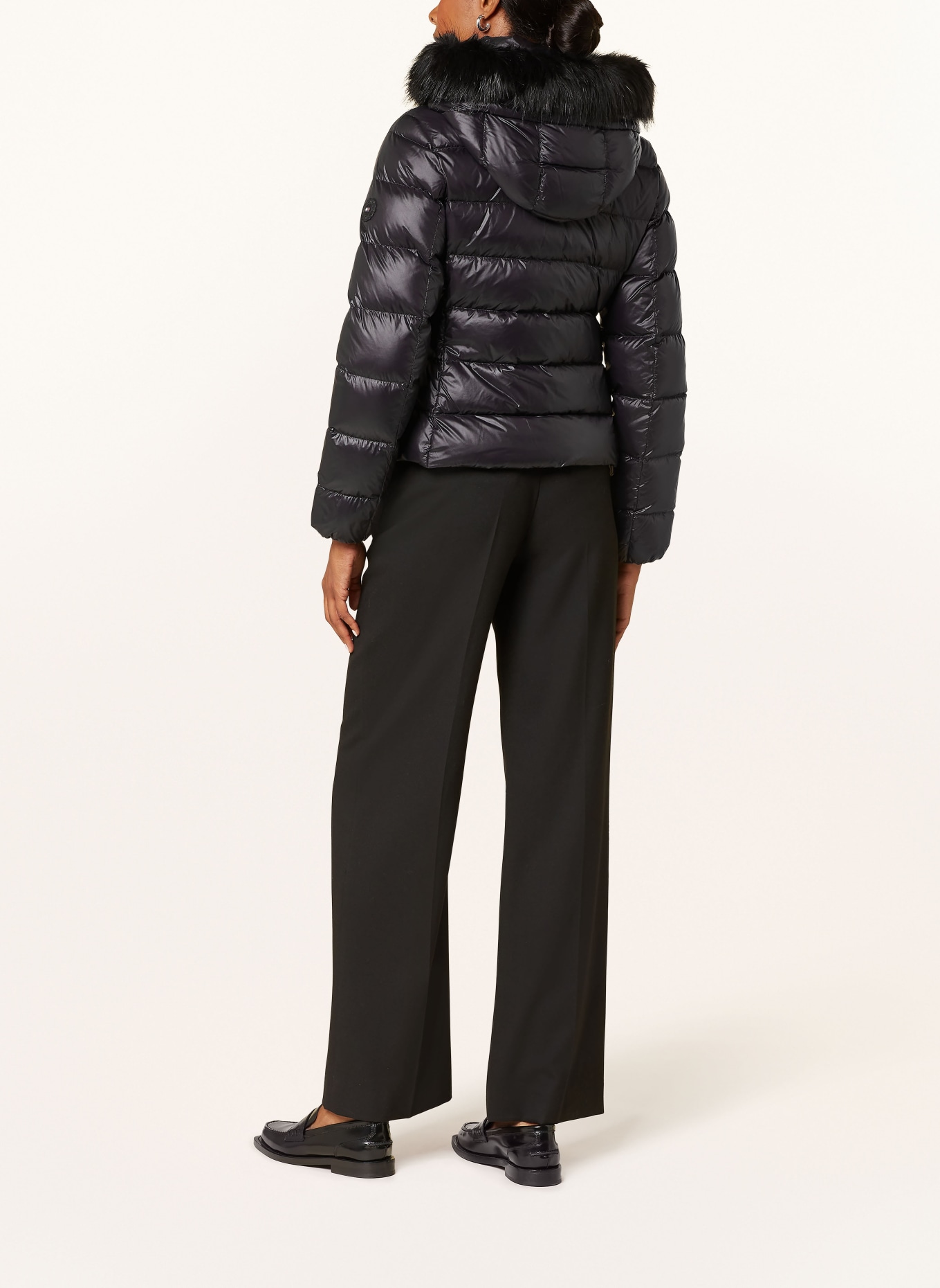 TOMMY HILFIGER Daunenjacke GLOSS DOWN TYRA mit Kunstpelz: SCHWARZ