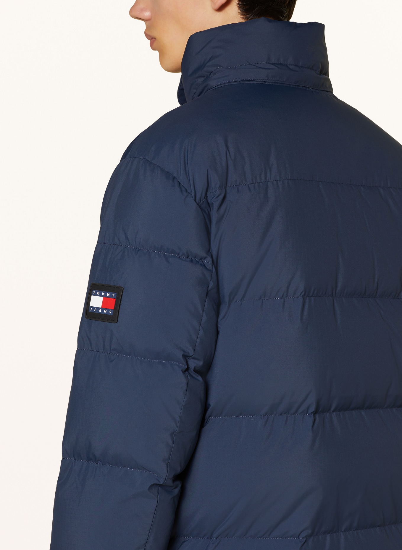 TOMMY JEANS Daunenjacke mit abnehmbarer Kapuze: DUNKELBLAU