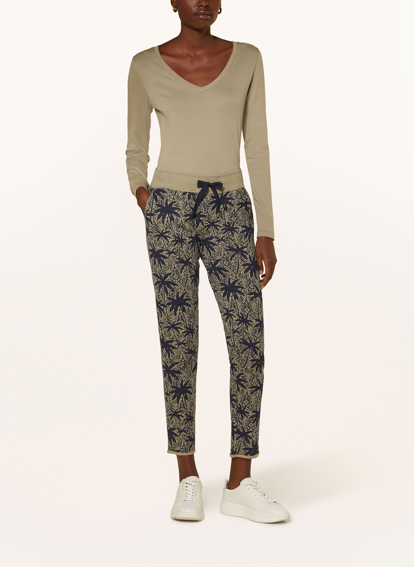 Juvia Longsleeve LORETTA: OLIV