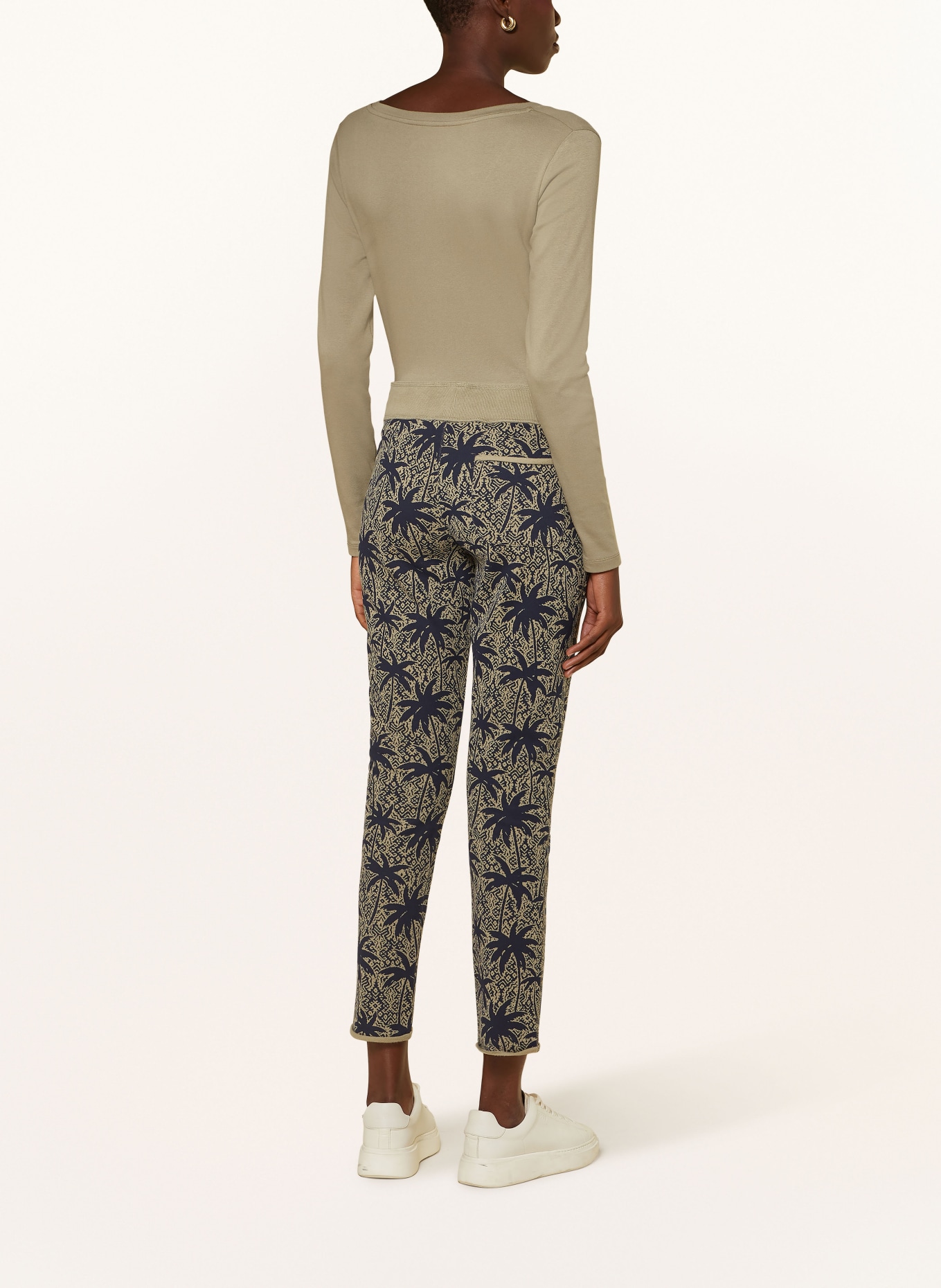 Juvia Longsleeve LORETTA: OLIV