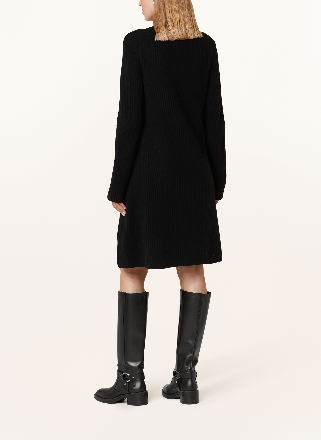FrogBox Pletené šaty: ČERNÁ