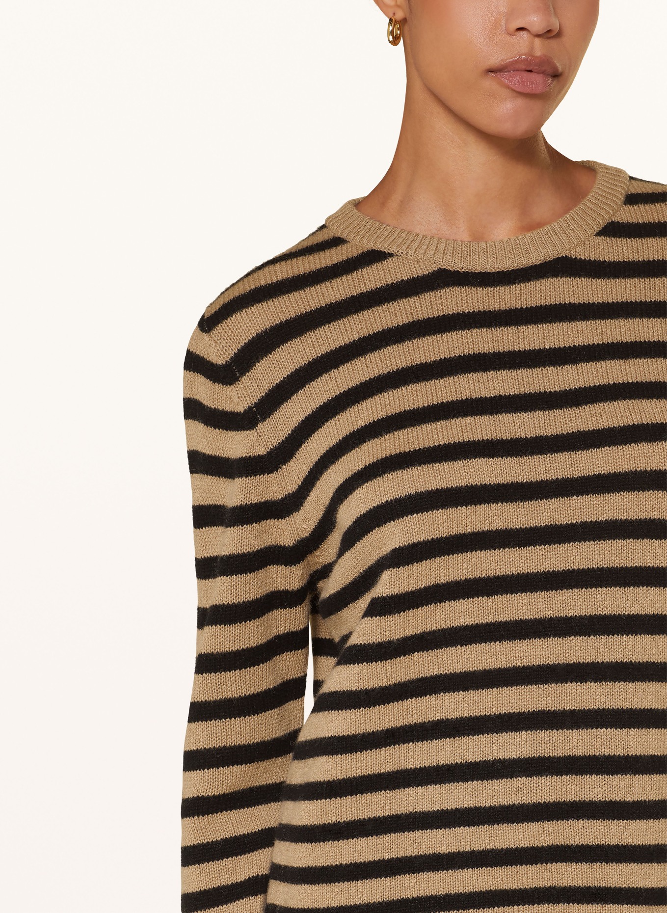 allude pullover