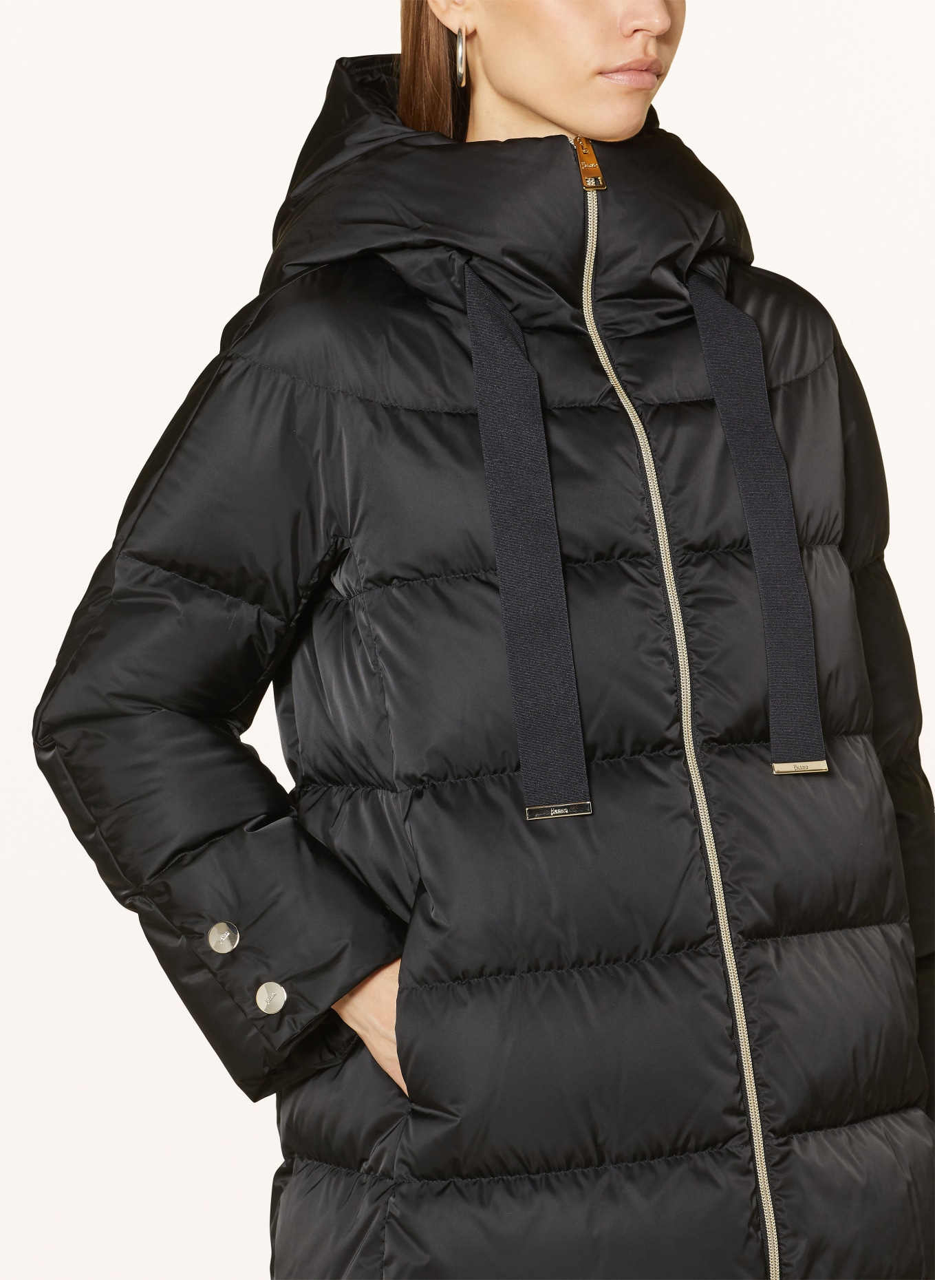 HERNO Daunenmantel: SCHWARZ