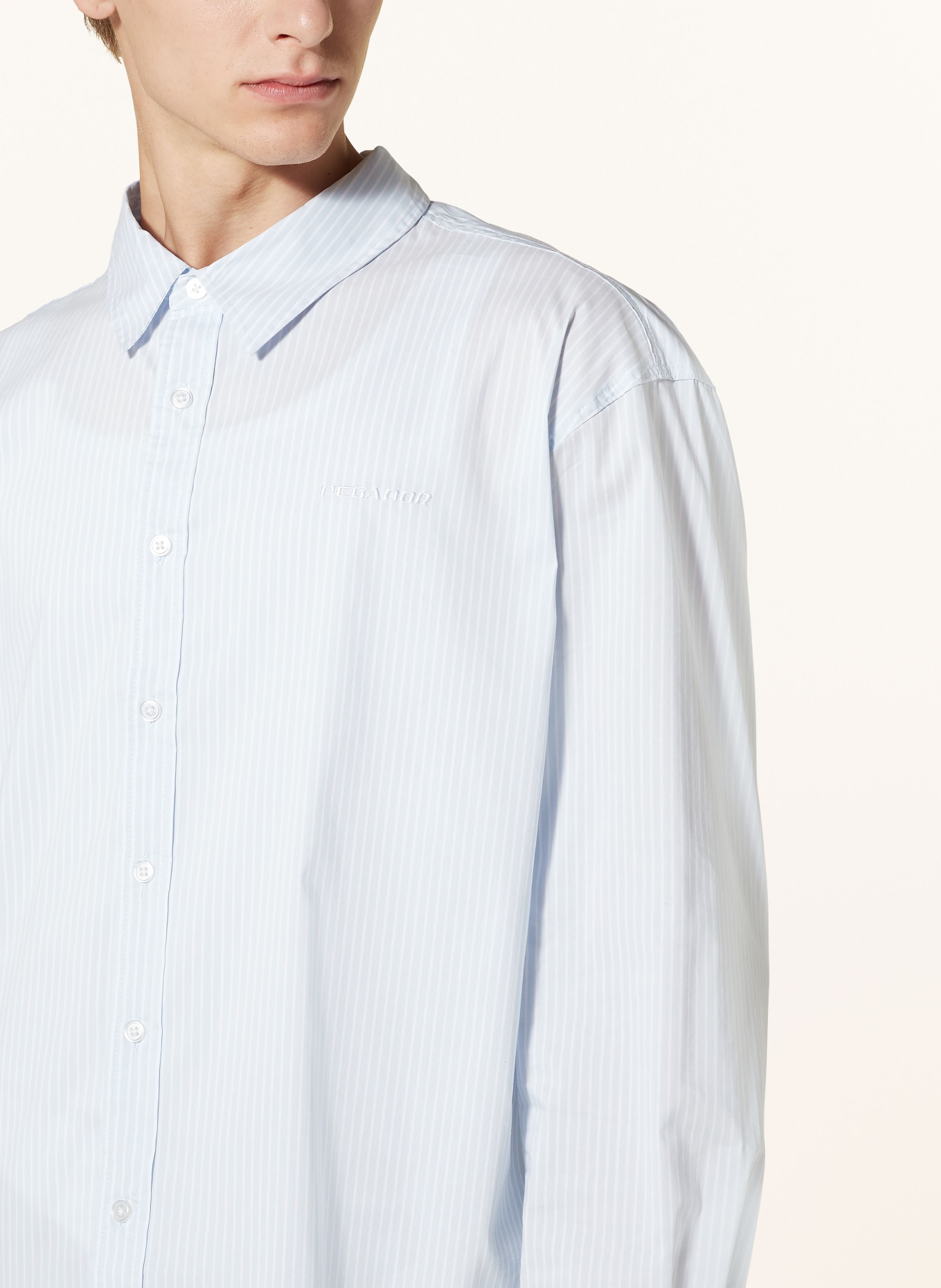 PEGADOR Shirt RATON oversized fit, Color: LIGHT BLUE/ WHITE (Image 4)