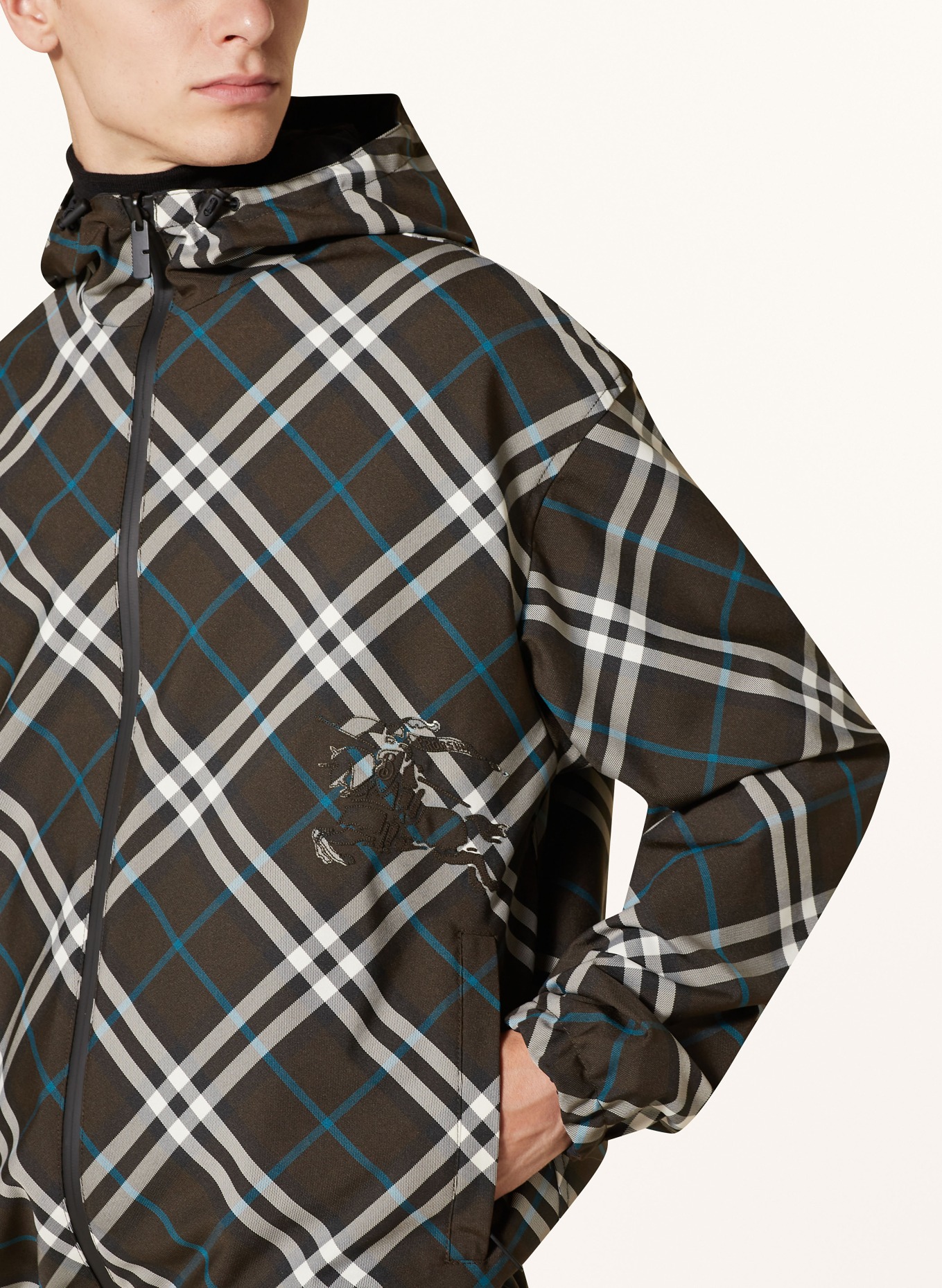 BURBERRY Jacke: SCHWARZ/ WEISS/ PETROL