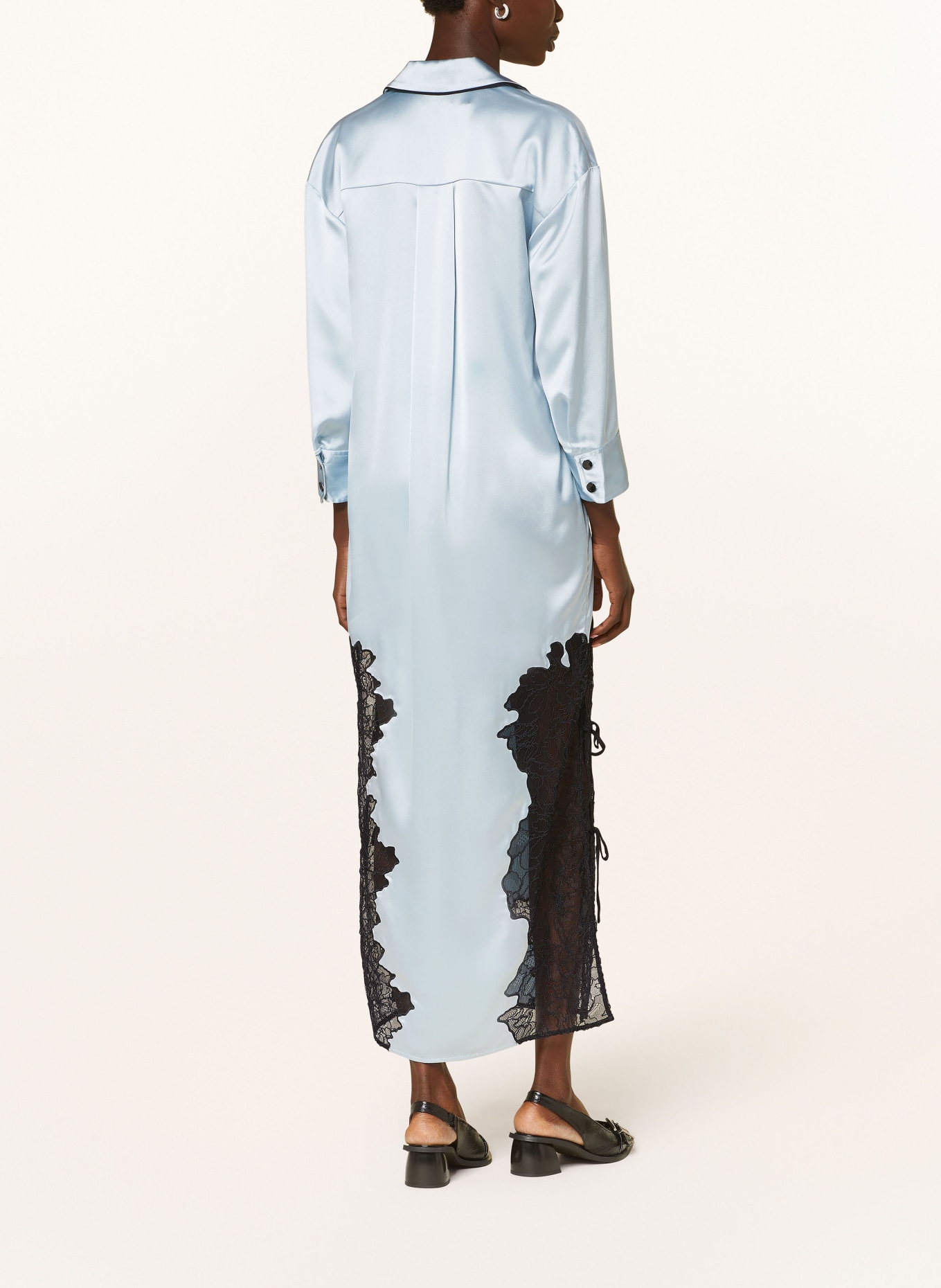 GANNI Satinkleid mit 3/4-Arm und Spitze: BLAUGRAU / SCHWARZ