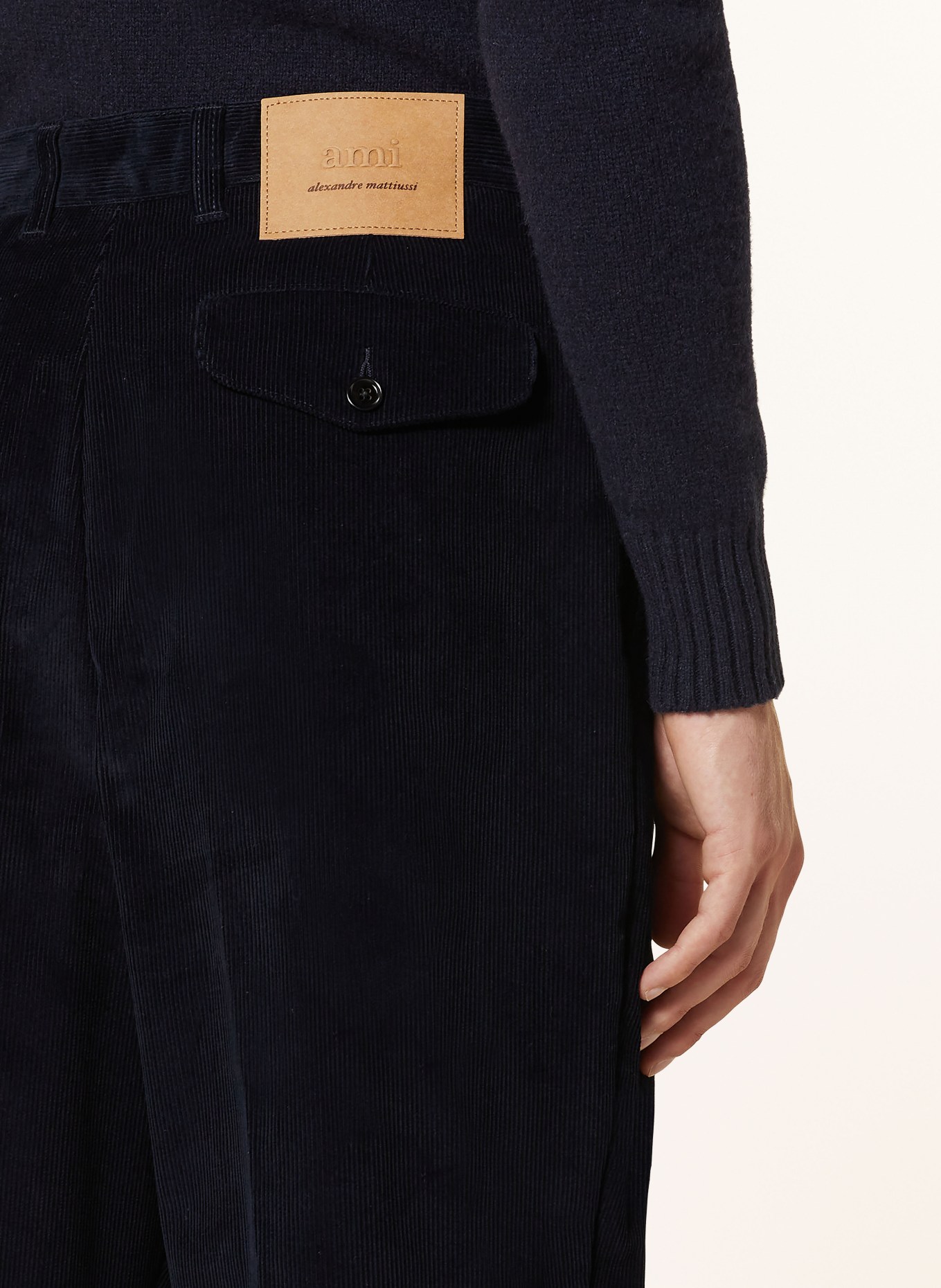 AMI PARIS Spodnie sztruksowe ze skróconymi nogawkami: GRANATOWY