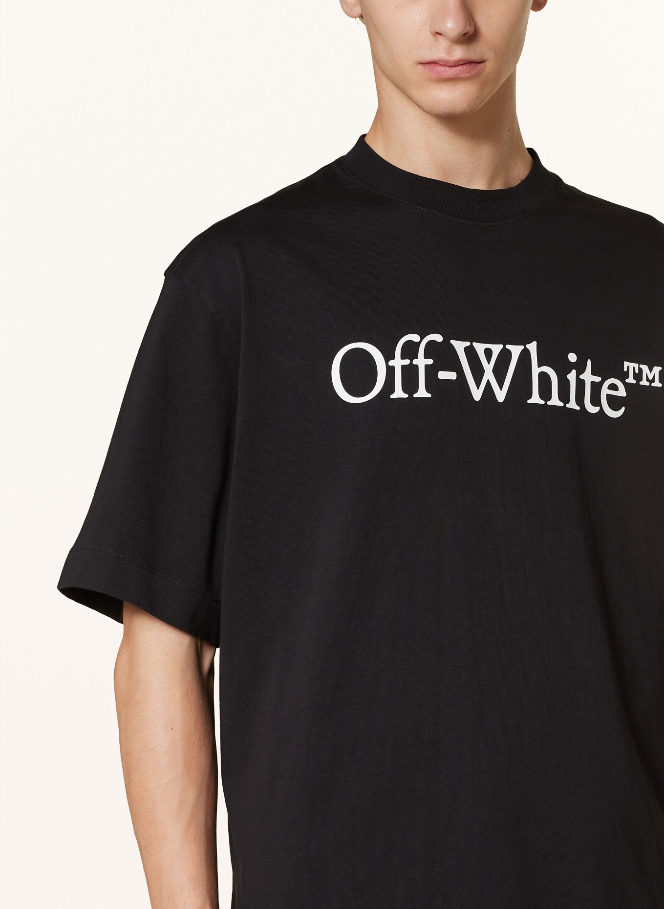 Off-White ホワイト Big Bookish Skate Tシャツ Off-White T-shirt BIG BOOKISH SKATE kolor czarny