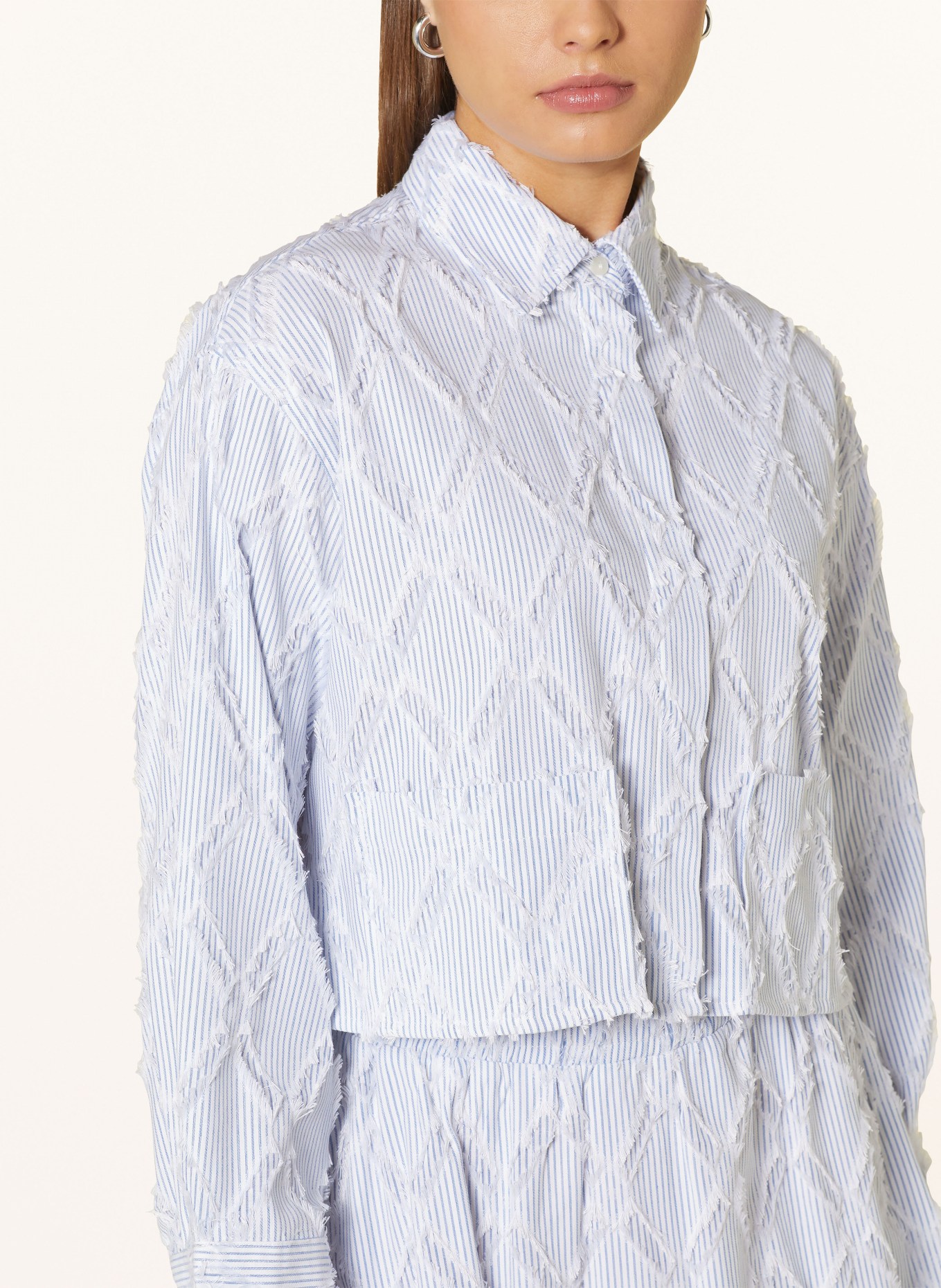 Y.A.S. Cropped-Hemdbluse: WEISS / HELLBLAU
