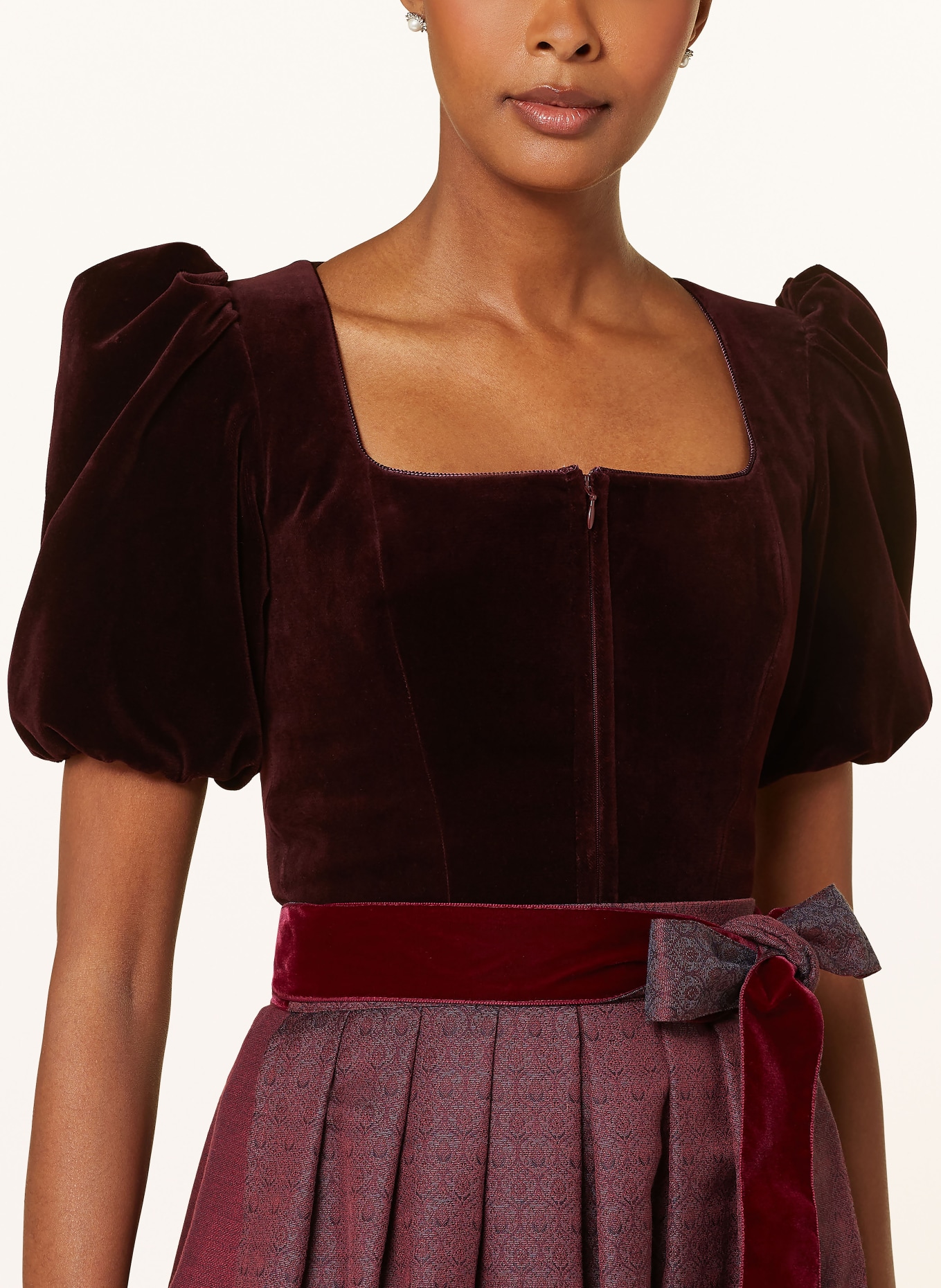 AlpenHERZ Dirndl MONA: TMAVĚ ČERVENÁ