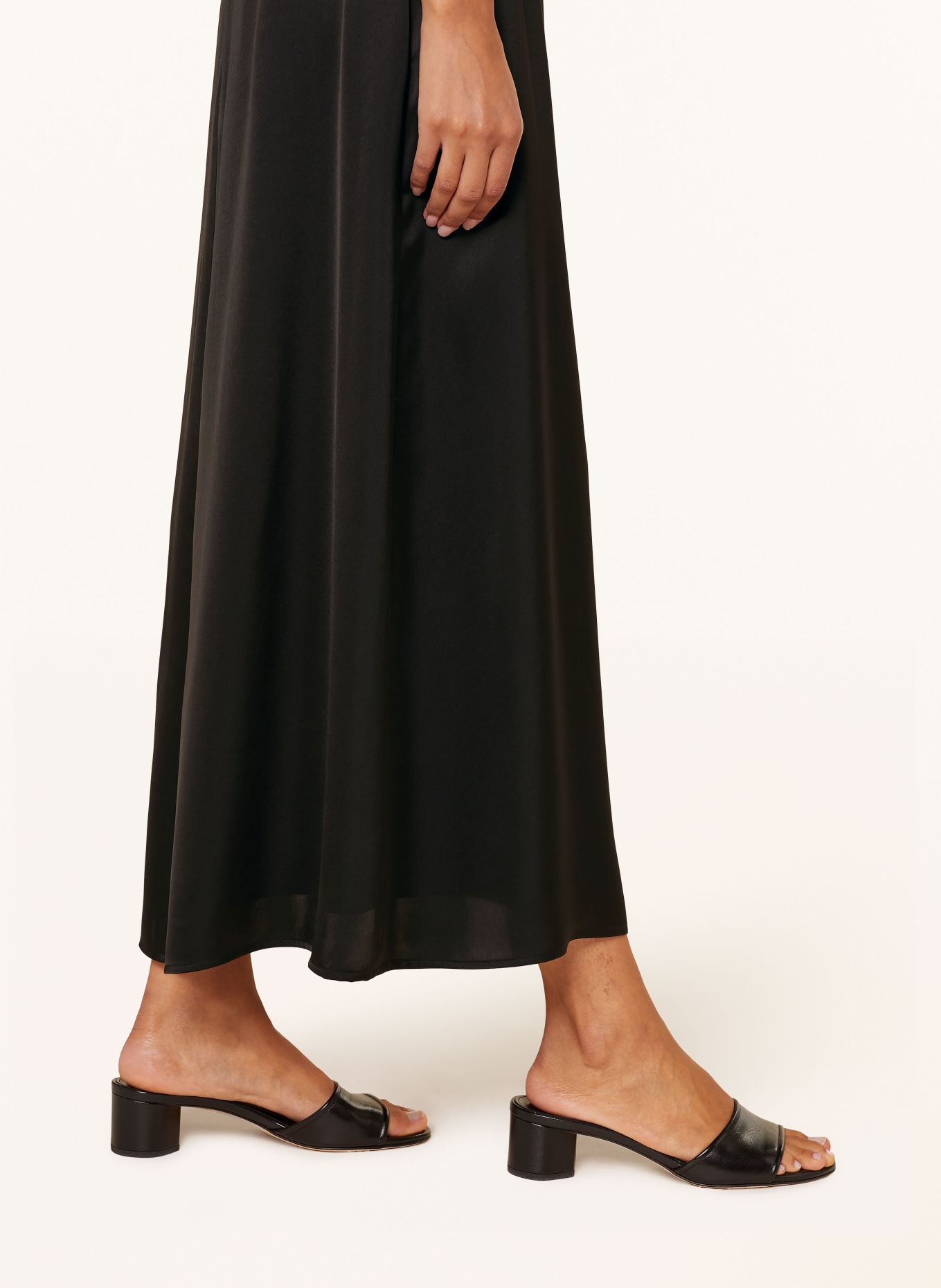 IVY OAK Satin skirt SANNA, Color: BLACK (Image 4)