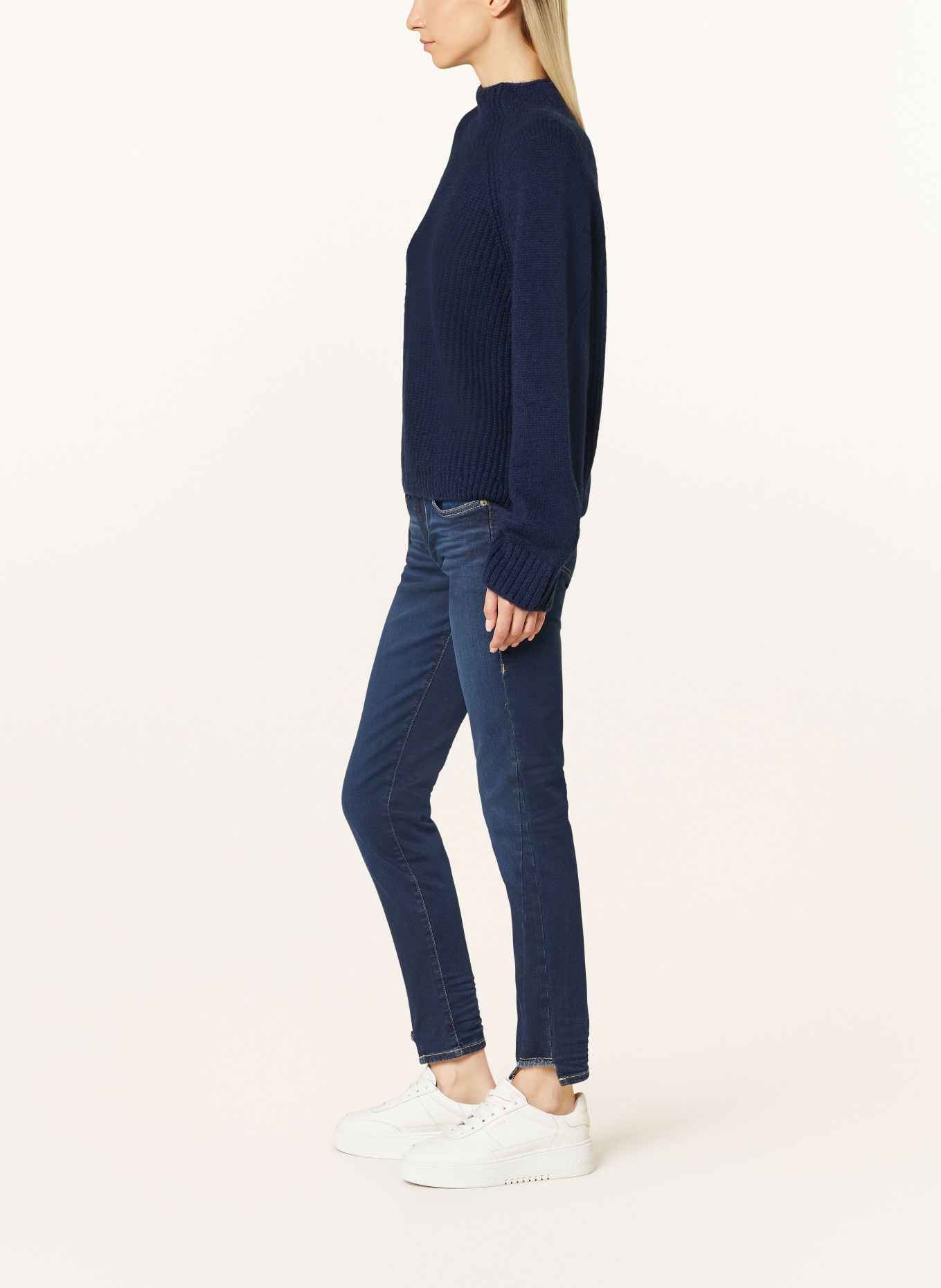 TRUE RELIGION Skinny Jeans HALLE, Color: 4646 BLUE DENIM (Image 4)