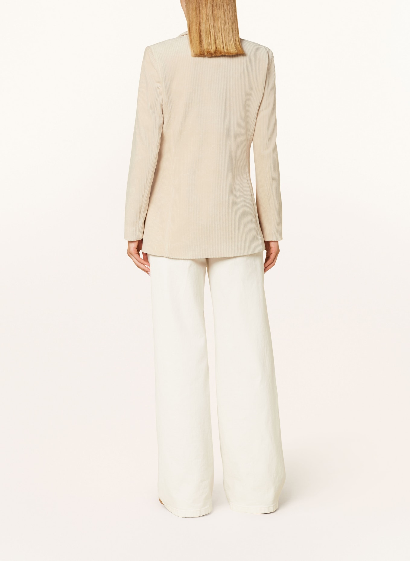 comma casual identity Nickiblazer: CREME