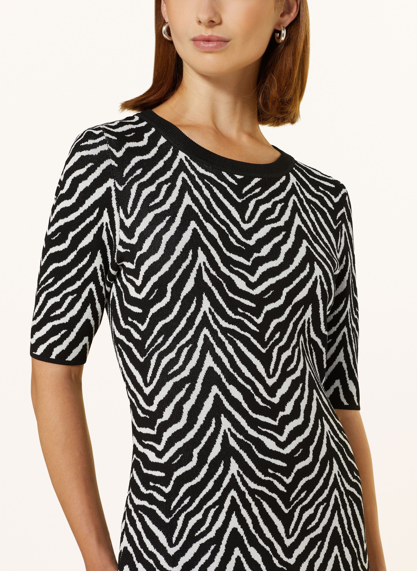 comma Strickkleid: SCHWARZ/ WEISS