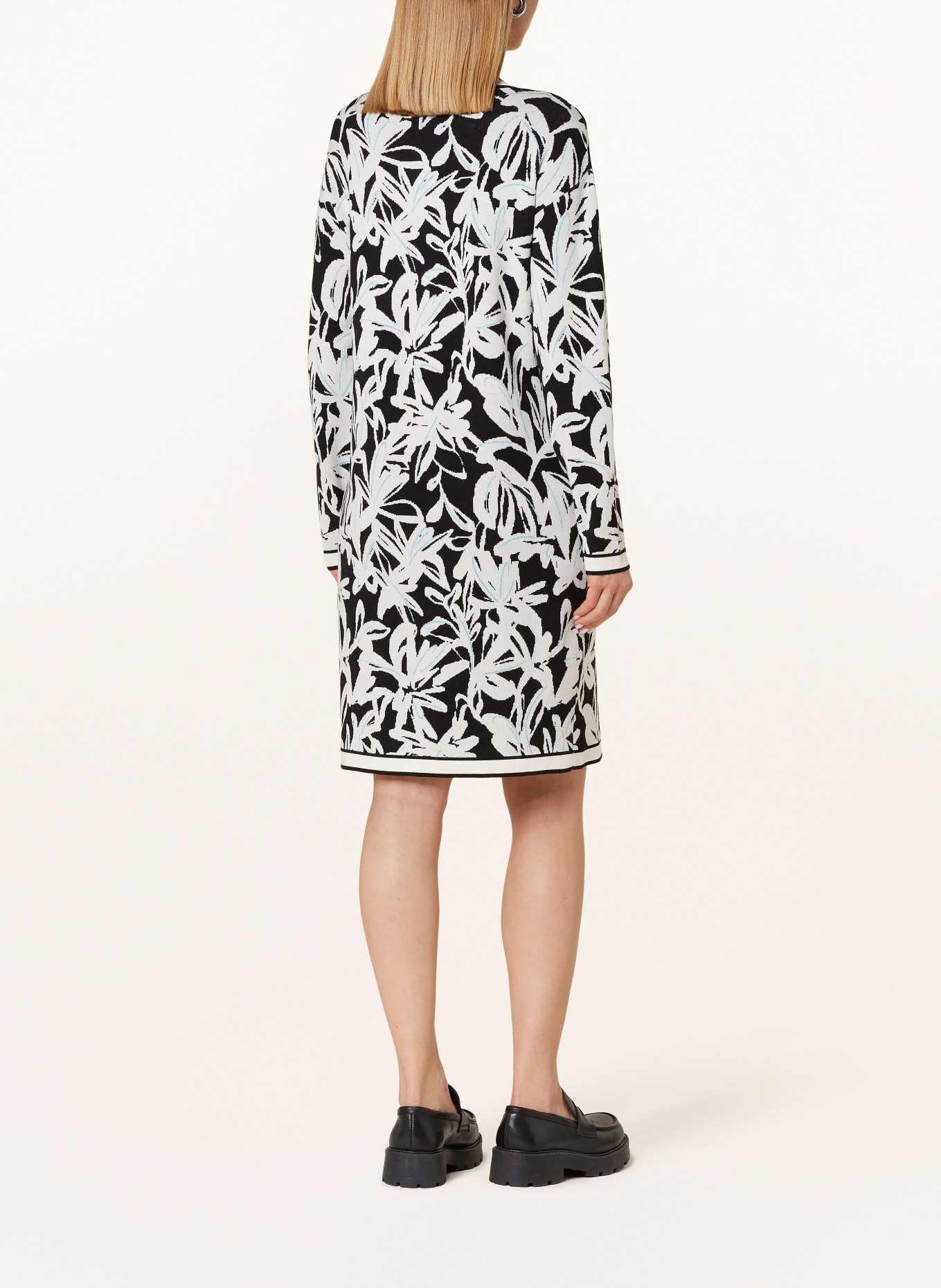 s.Oliver BLACK LABEL Strickkleid: HELLGRAU / SCHWARZ