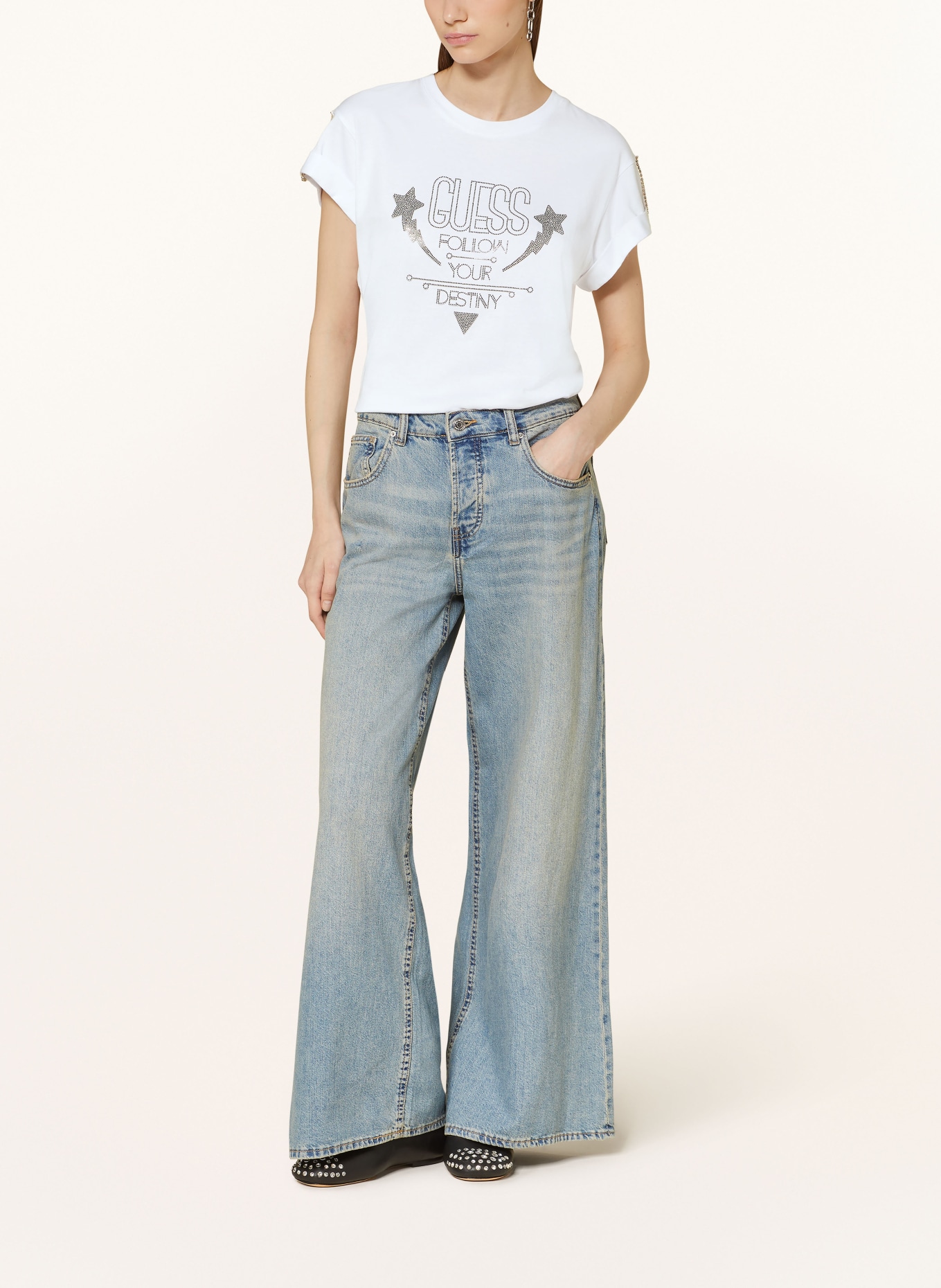 GUESS T-Shirt mit Schmucksteinen: WEISS