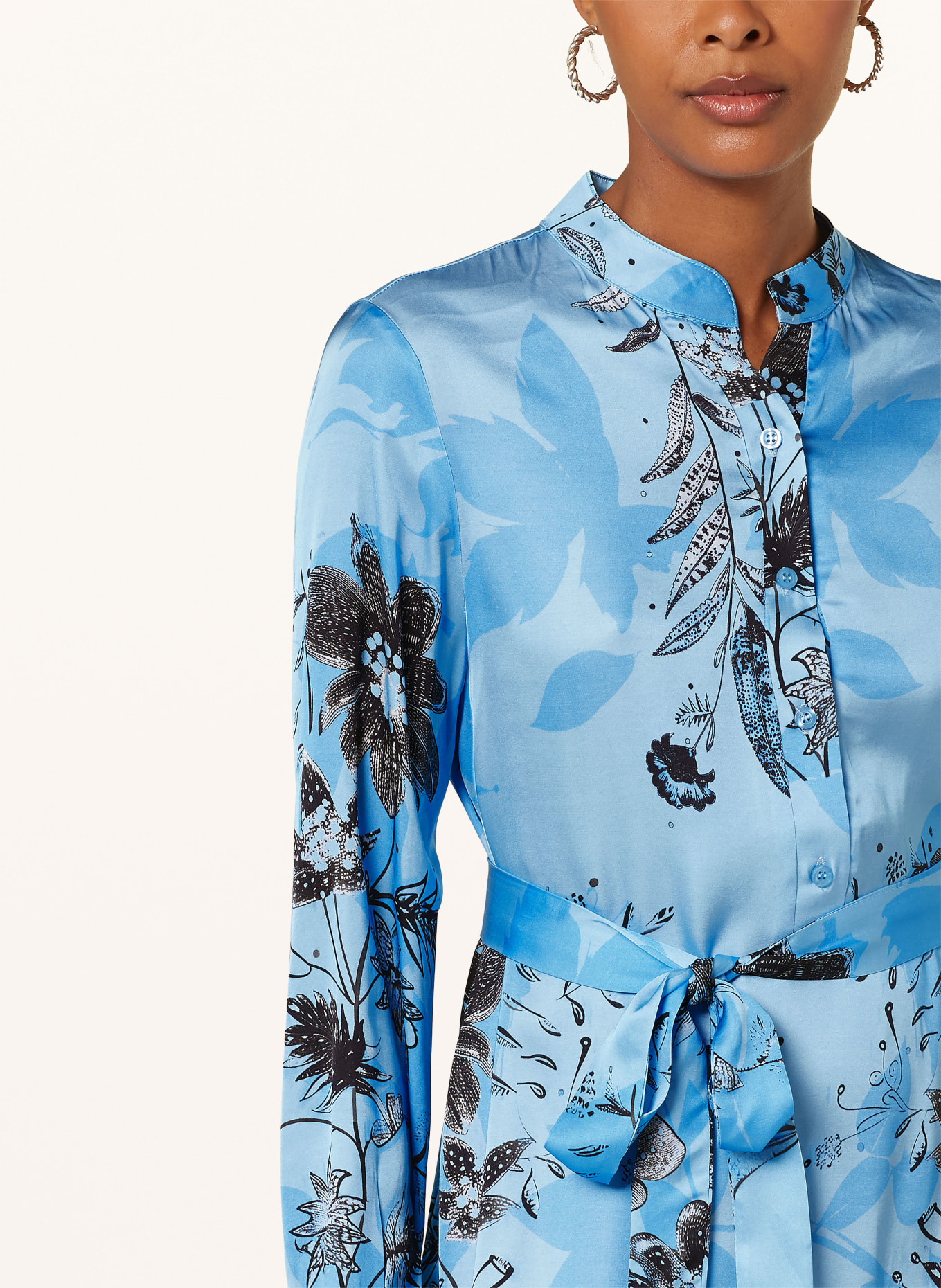 miss goodlife Satin dress: BLACK / LIGHT BLUE