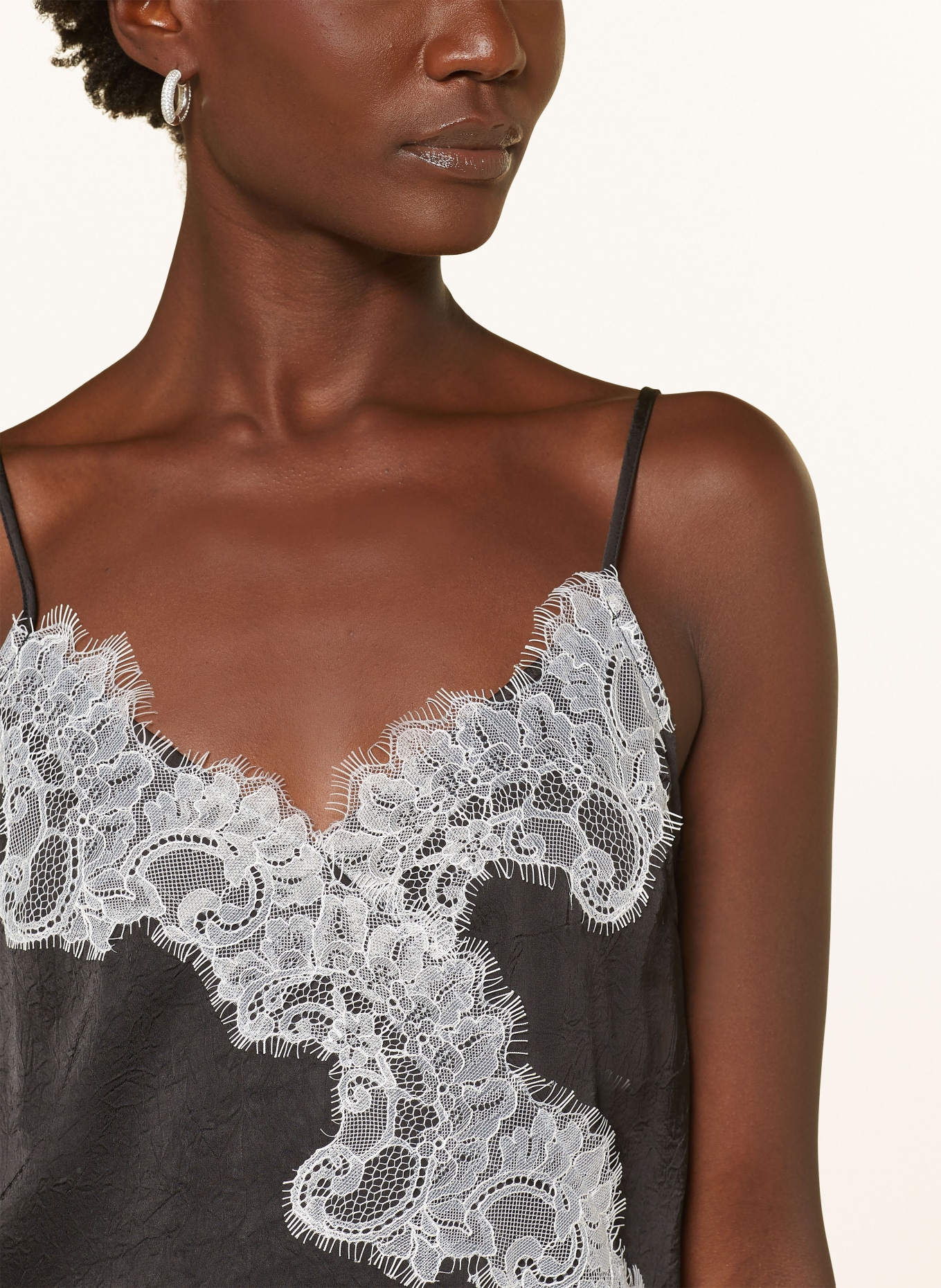 BAUM UND PFERDGARTEN Top MABELLE mit Spitze: SCHWARZ / WEISS