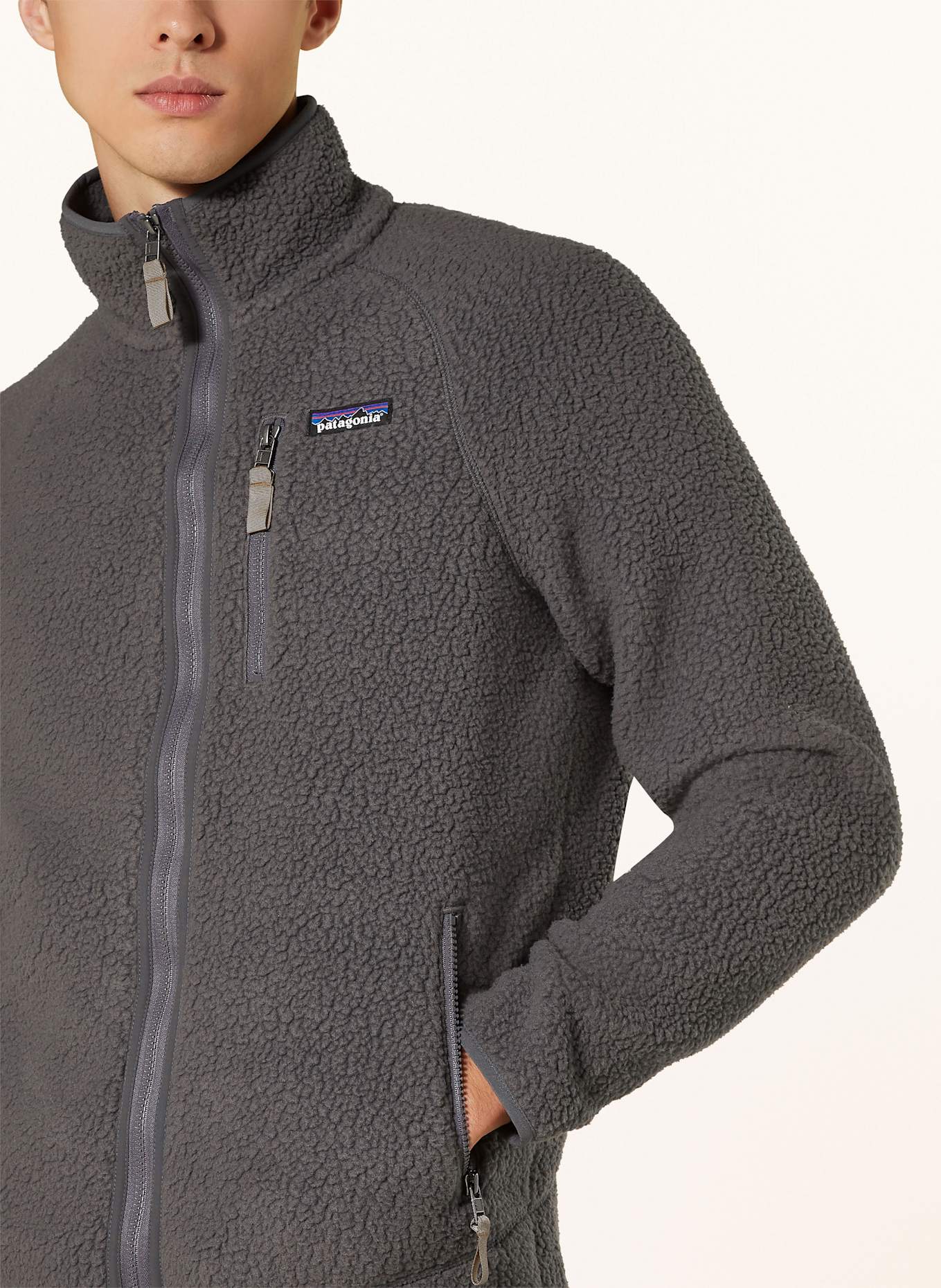 patagonia Fleecejacke RETRO PILE, Farbe: DUNKELGRAU (Bild 4)
