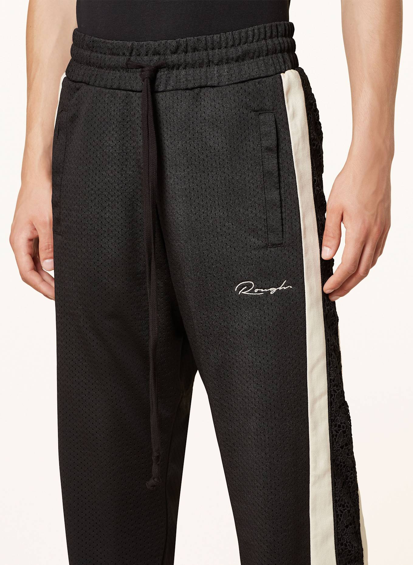 rough. Track Pants CREST mit Galonstreifen und Spitze, Farbe: SCHWARZ (Bild 5)