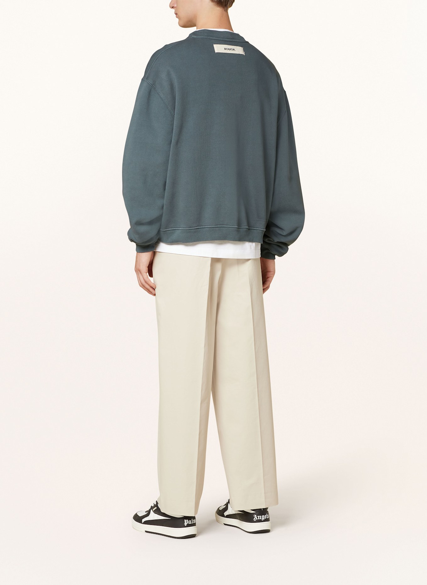 rough. Mikina: TMAVĚ ŠEDÁ