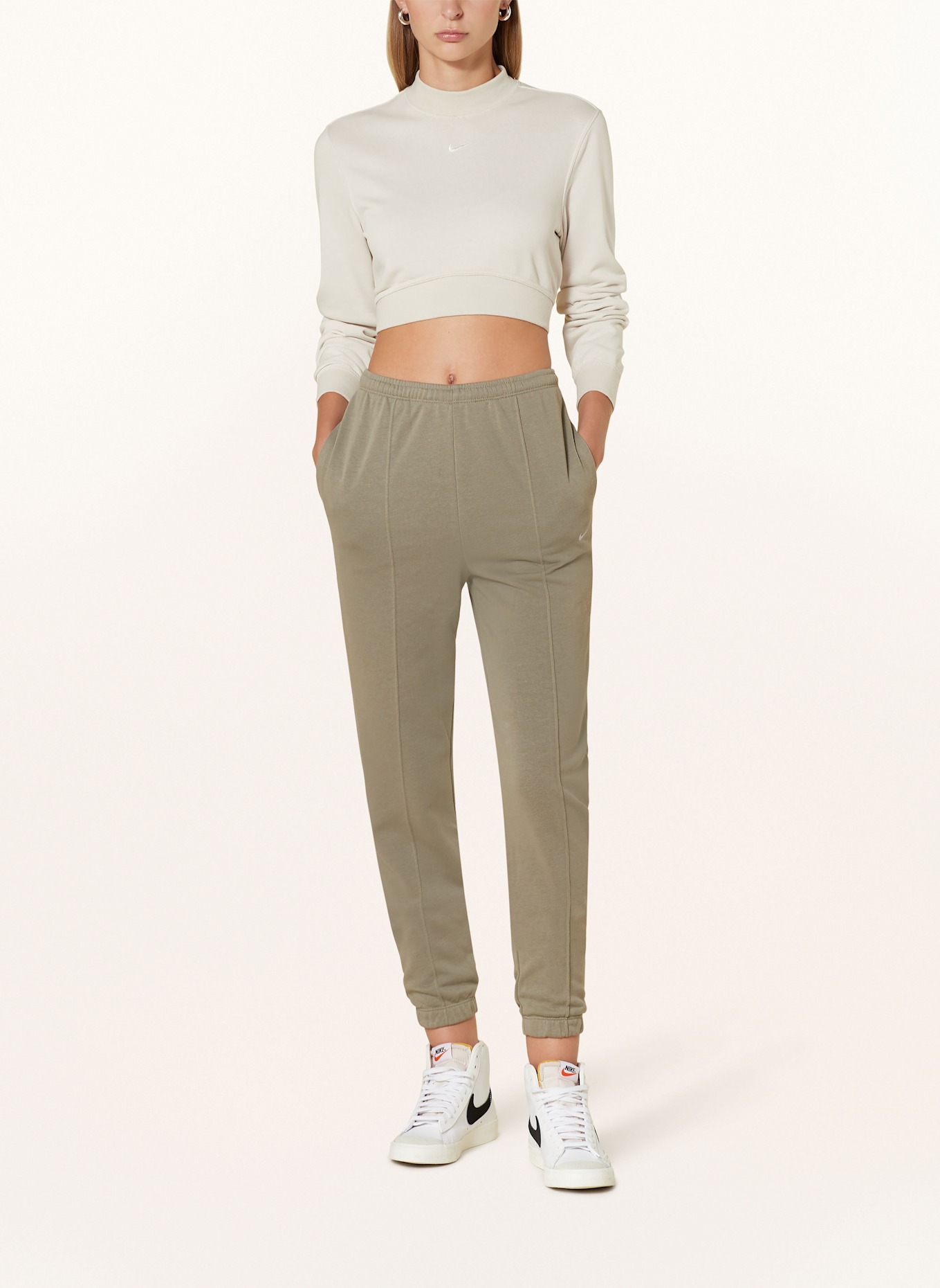 Nike Sweatpants SPORTSWEAR CHILL TERRY, Color: OLIVE (Image 2)