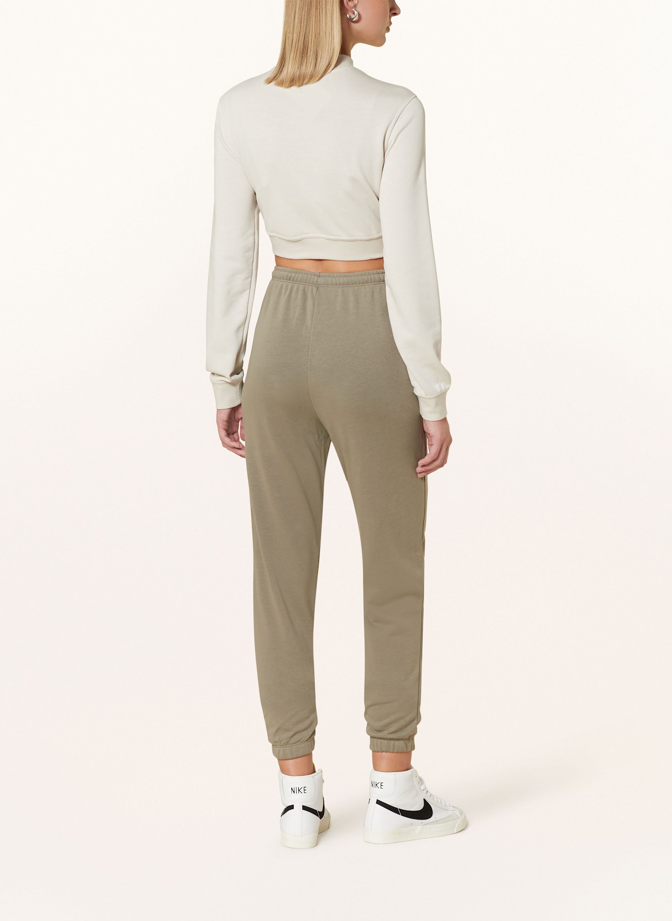 Nike Sweatpants SPORTSWEAR CHILL TERRY, Color: OLIVE (Image 3)