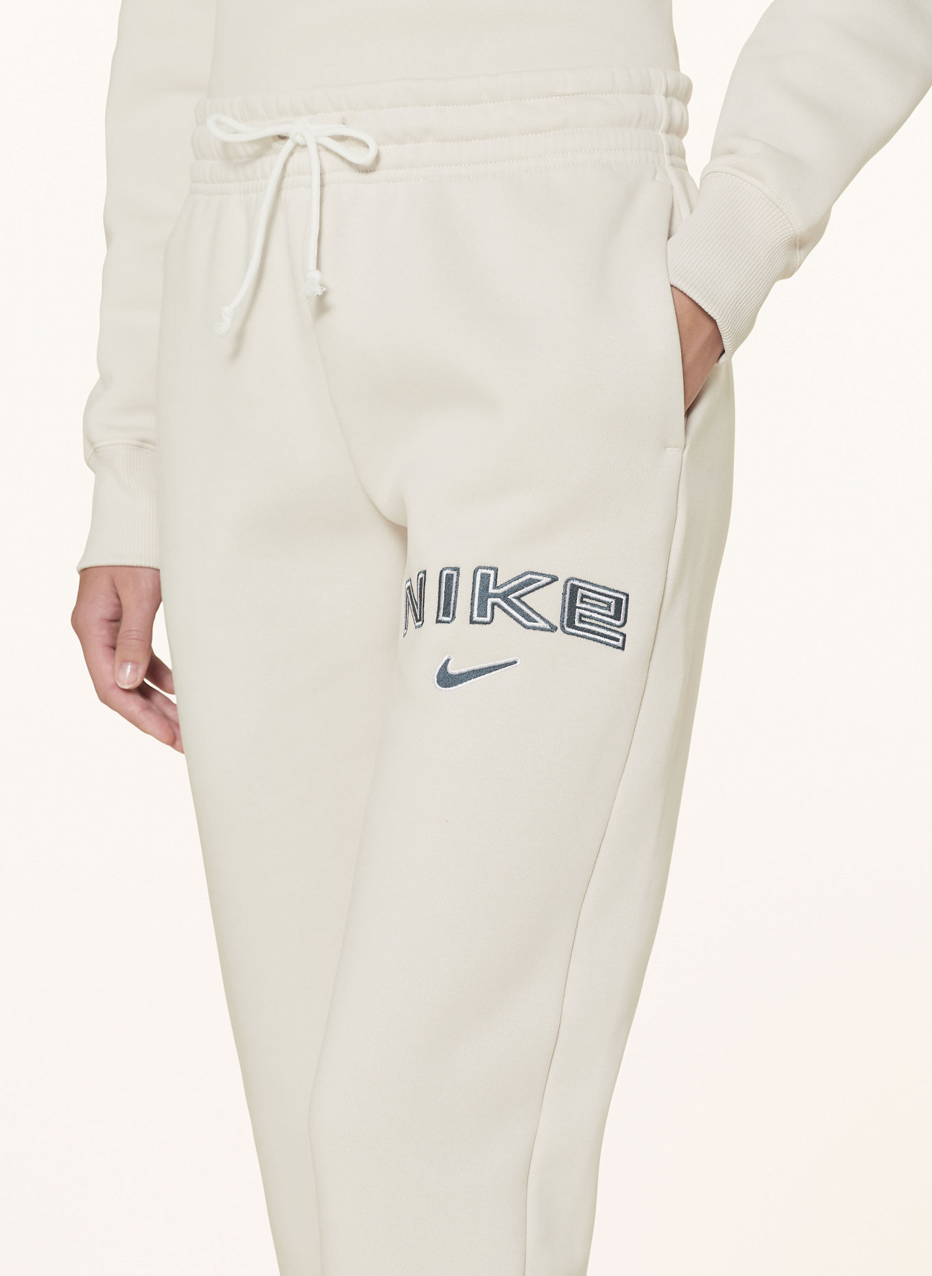 Colorful nike sweats 2025
