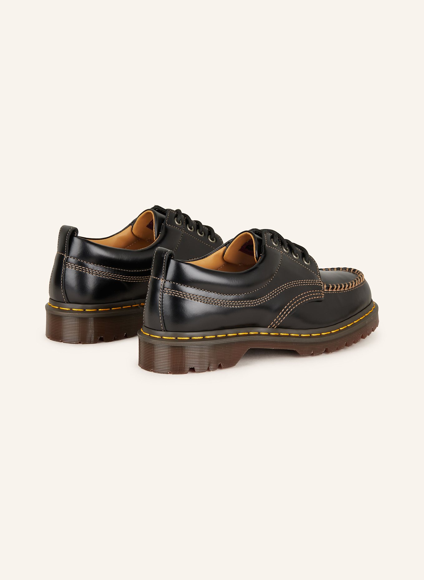 Dr. Martens Lace up LOWELL in black