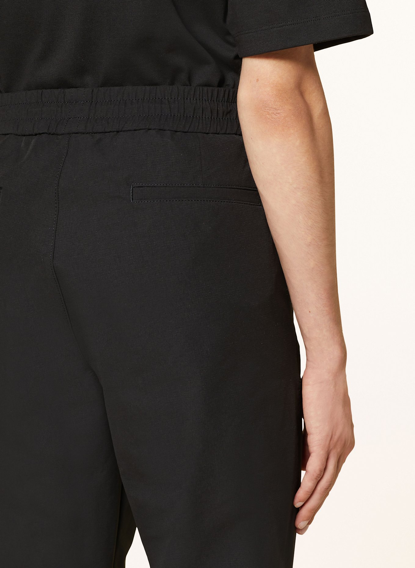 HUGO Hose GENDO im Jogging-Stil Regular Fit, Farbe: SCHWARZ (Bild 6)