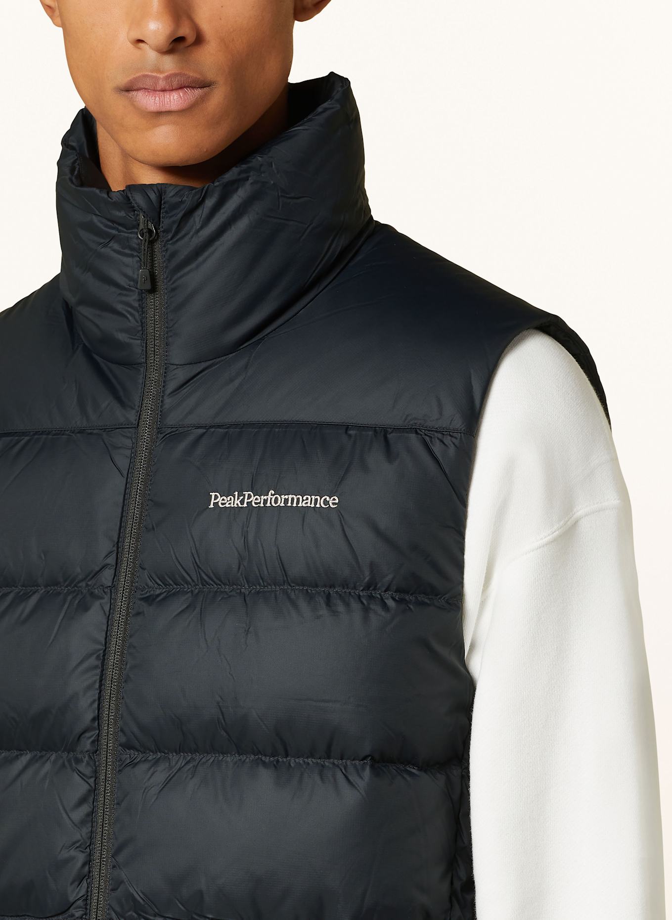 Peak Performance Lightweight down vest FROST