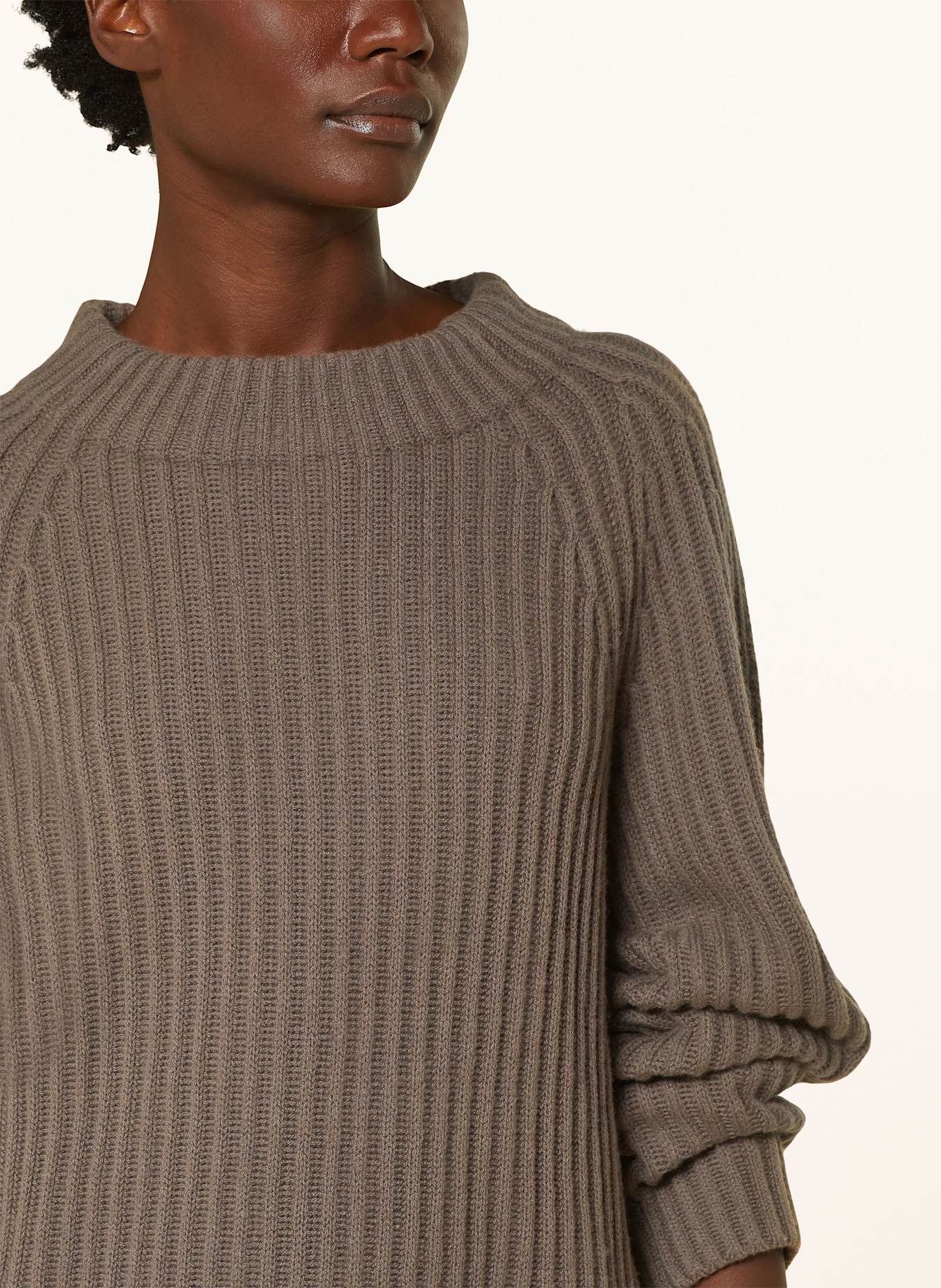 Juvia Sweater AMINA
