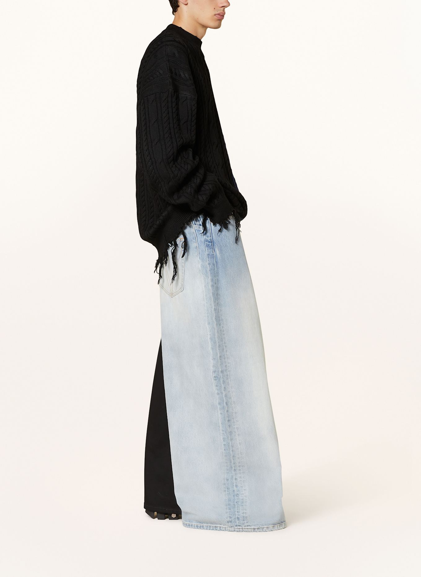 Vetements jeans shop