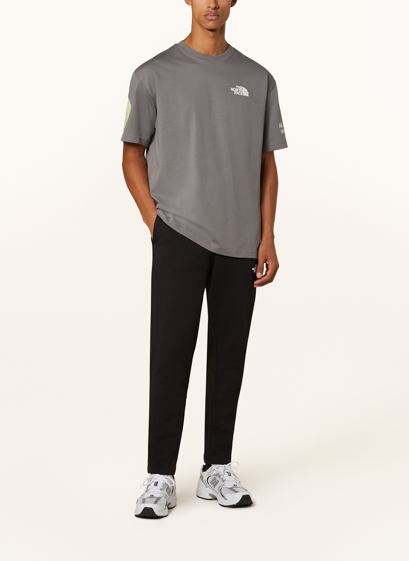 THE NORTH FACE Sweatpants, Color: BLACK (Image 2)