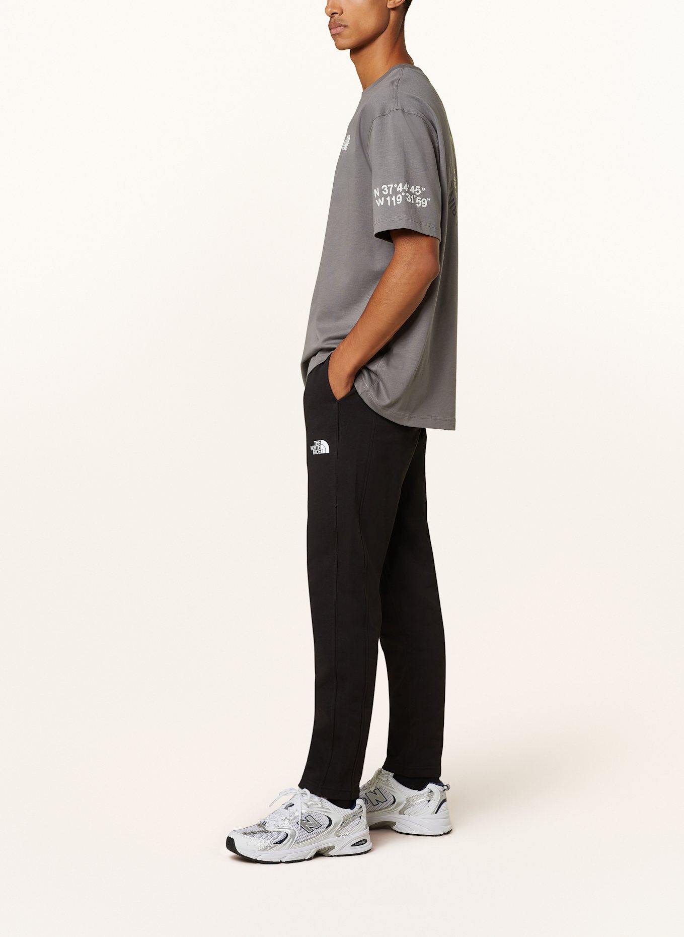 THE NORTH FACE Sweatpants, Color: BLACK (Image 4)