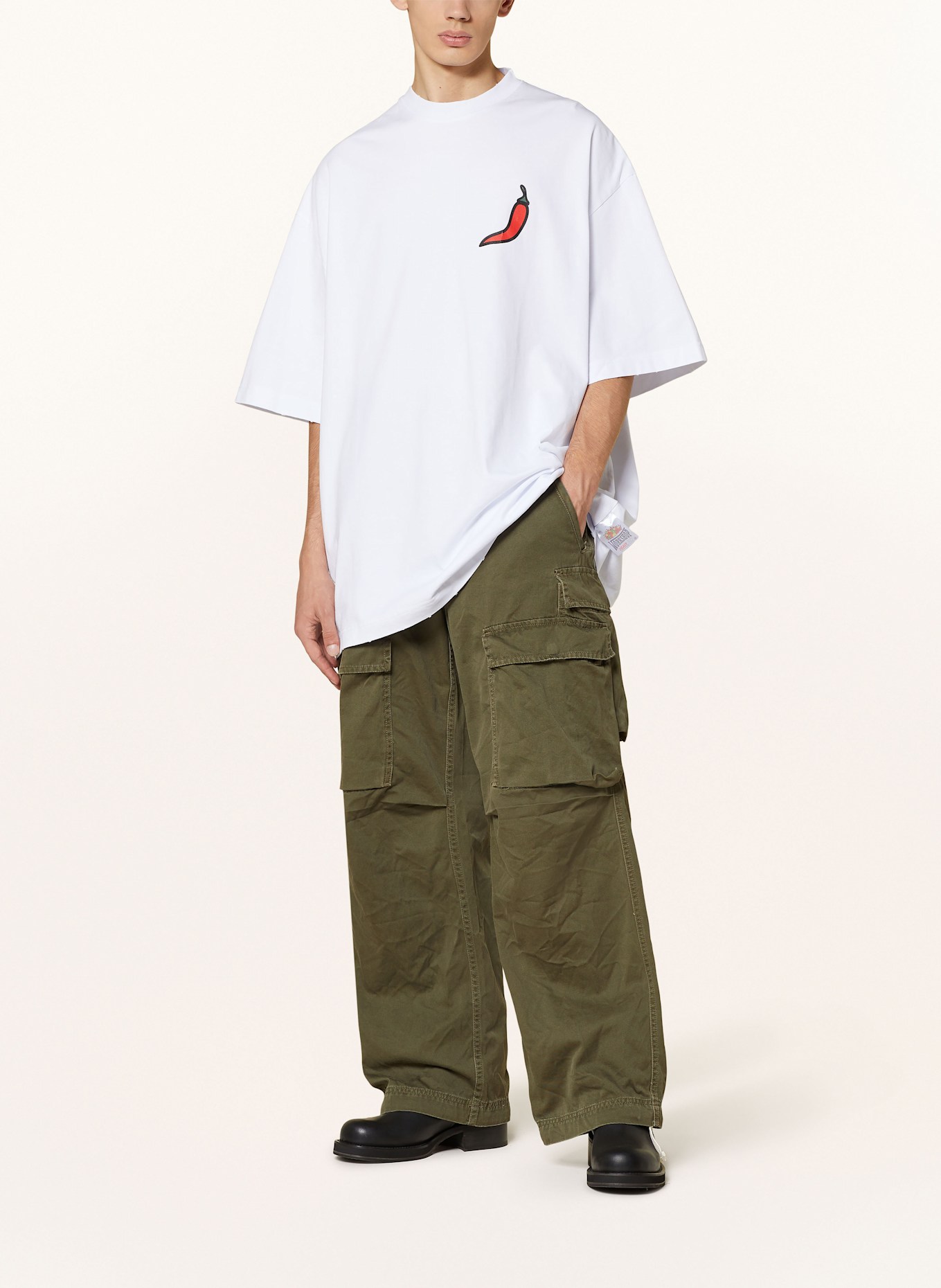 032c Oversized tričko ON FIRE: BÍLÁ