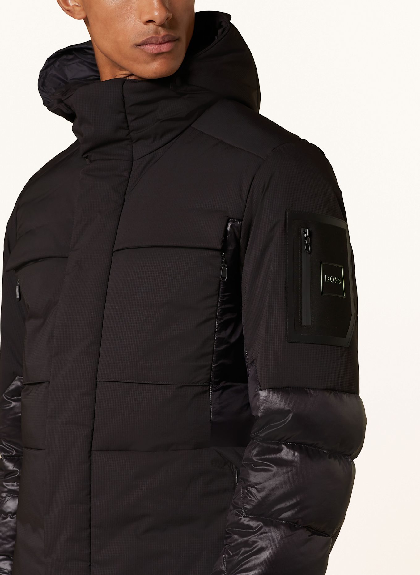 BOSS Lightweight-Daunenjacke EAMS mit abnehmbarer Kapuze: SCHWARZ
