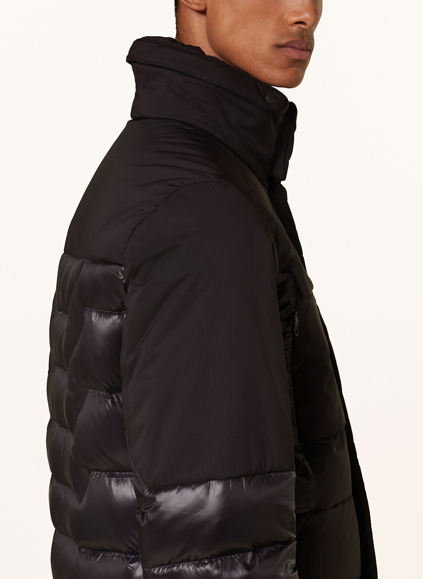 BOSS Lightweight-Daunenjacke EAMS mit abnehmbarer Kapuze: SCHWARZ
