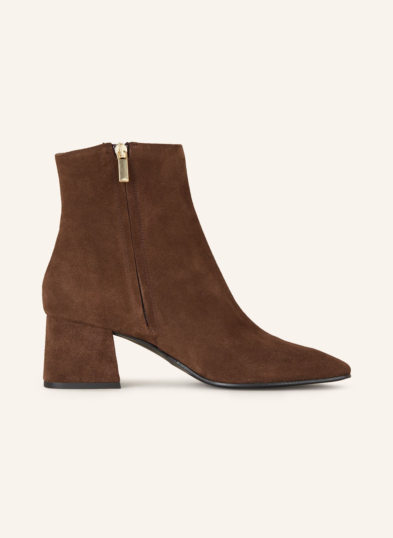 Bianca pointed toe chelsea boot store