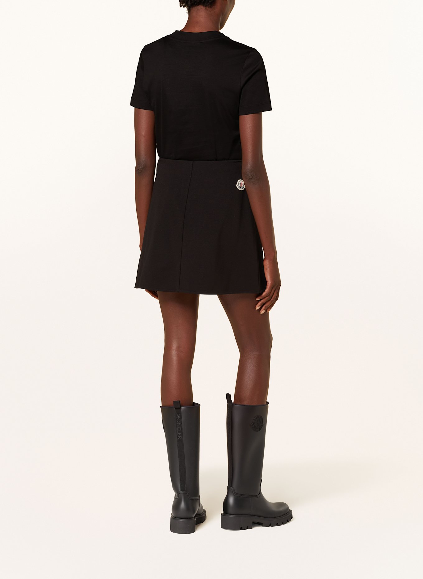 MONCLER T-Shirt mit Schmucksteinen: SCHWARZ