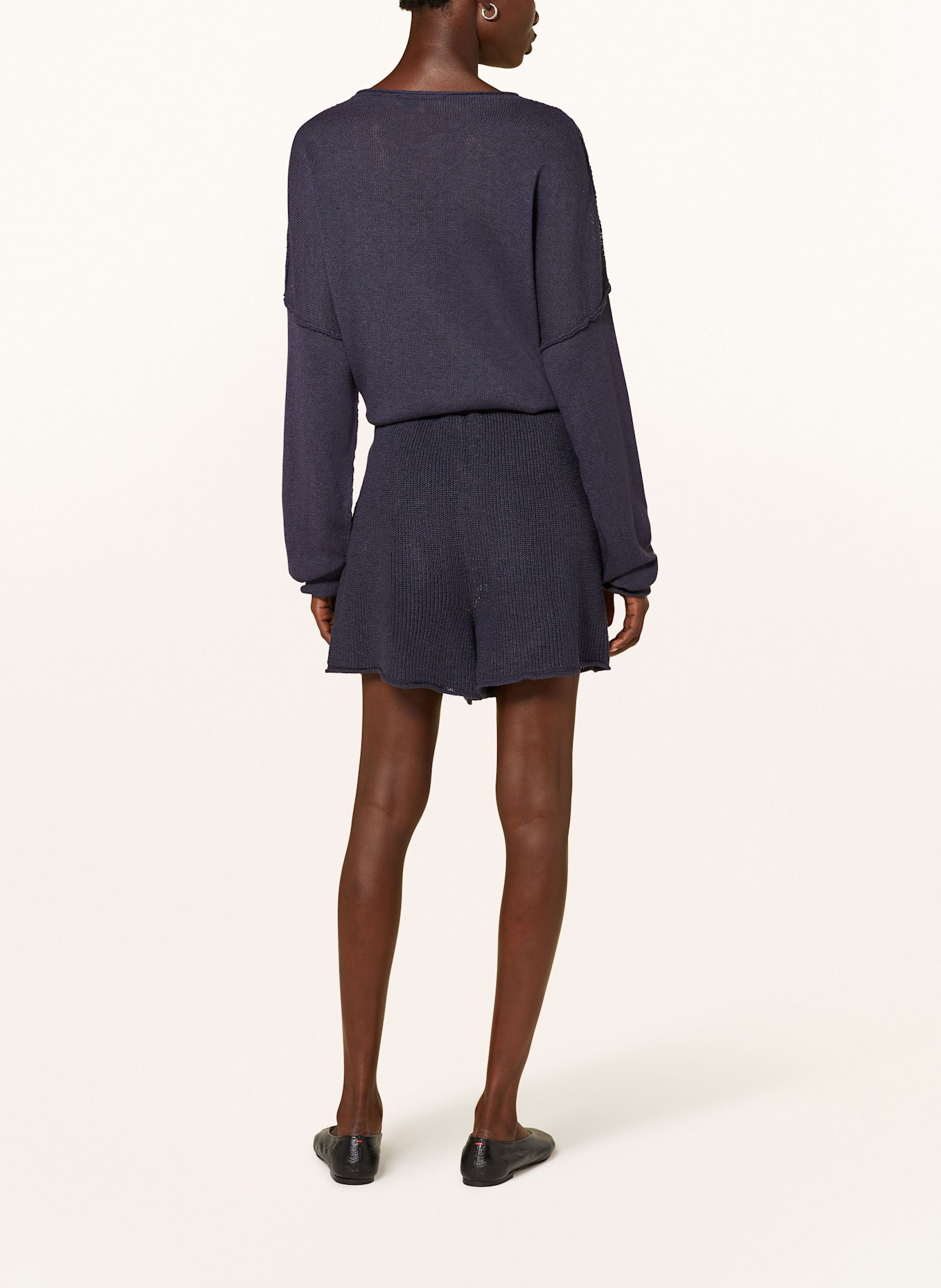 by Aylin Koenig Svetr MILEY: TMAVĚ MODRÁ