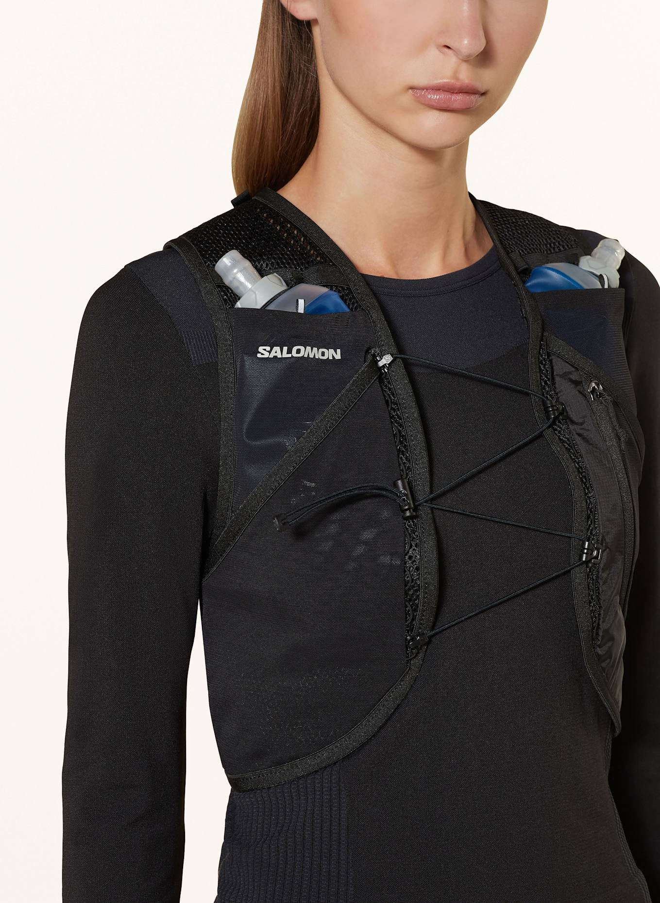 SALOMON Laufweste ACTIVE SKIN 4: SCHWARZ