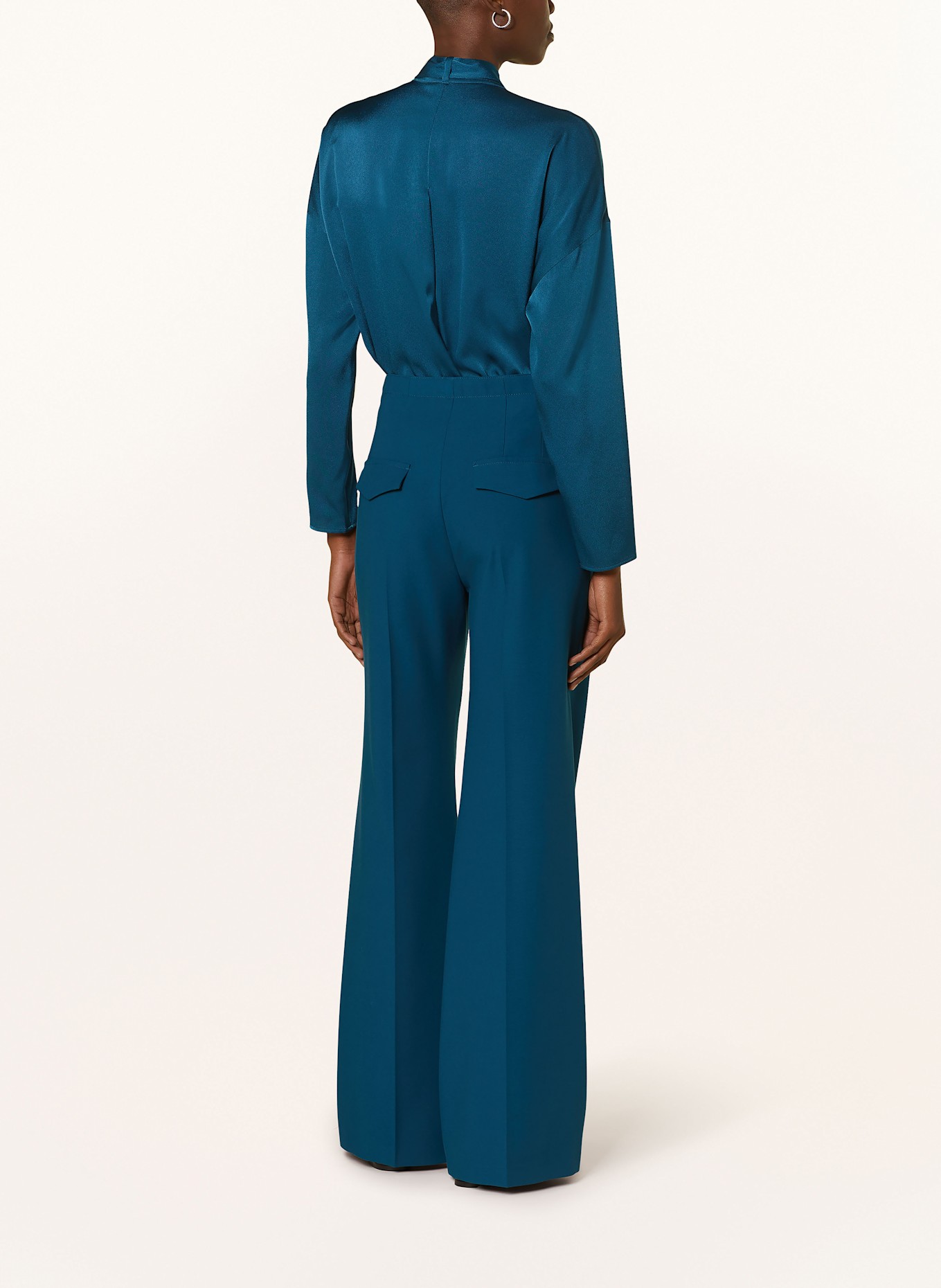 windsor. Schluppenbluse aus Satin: PETROL