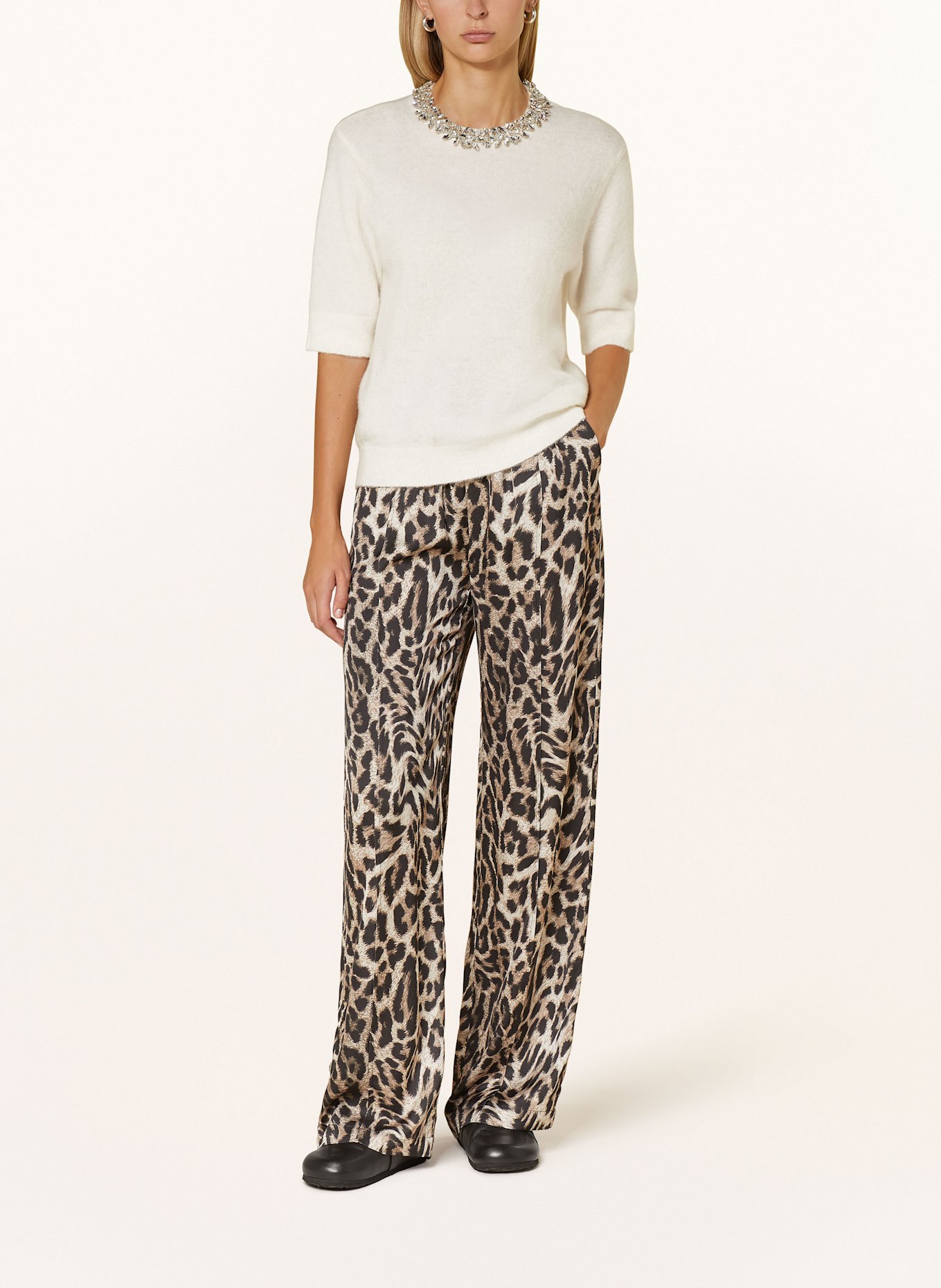 Grace Strickshirt mit abnehmbaren Schmucksteinen: CREME